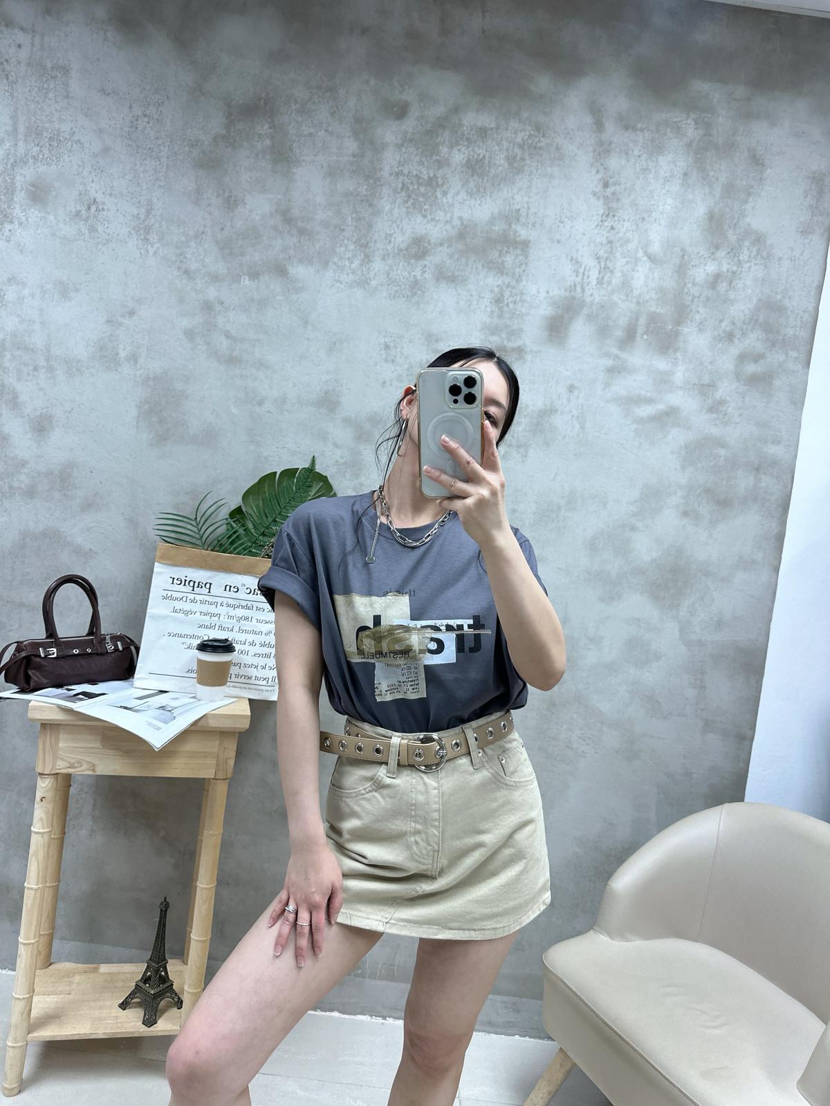 L04 洗水燙print Tee