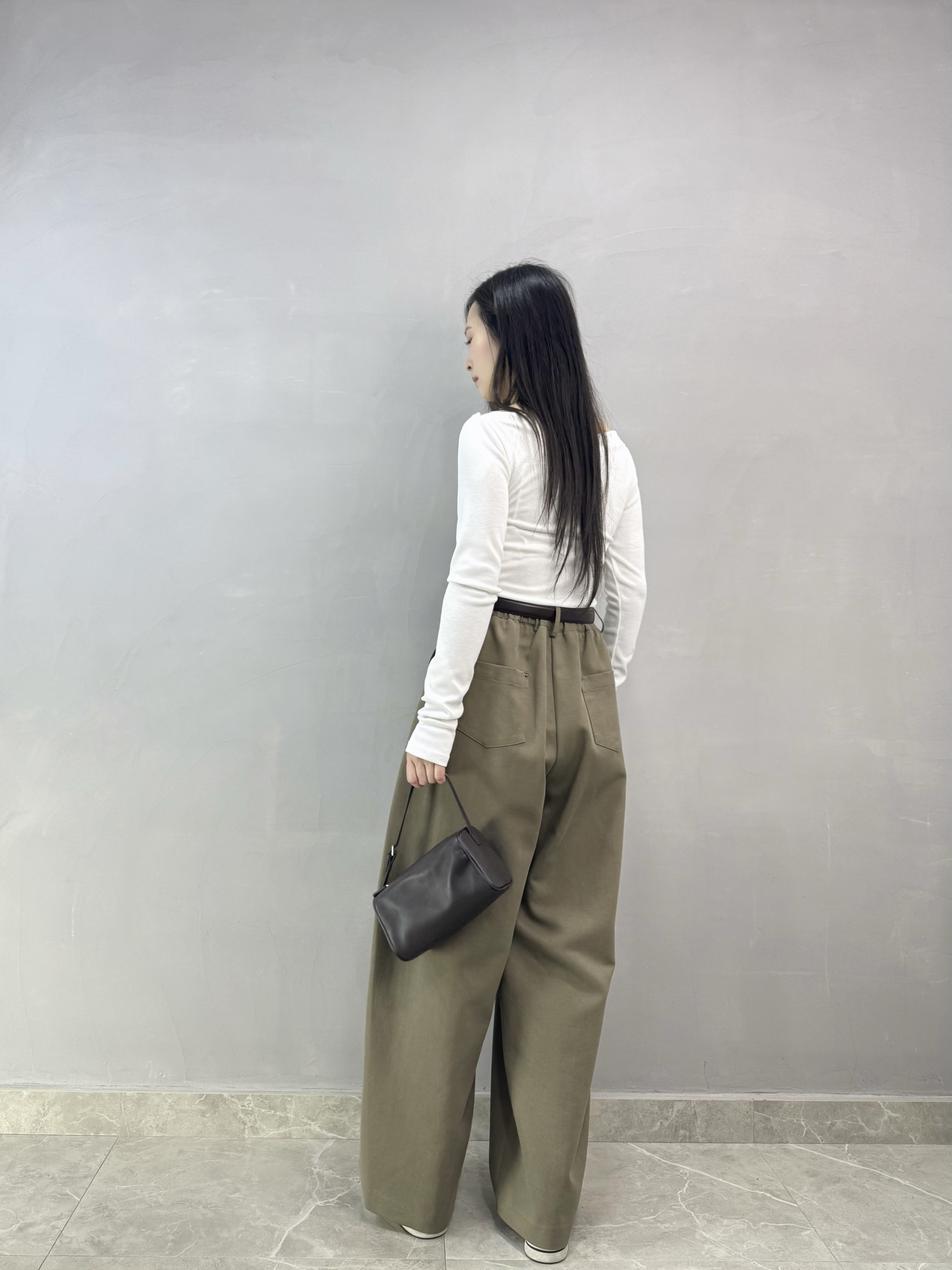 I13 後橡筋腰小彎刀闊褲