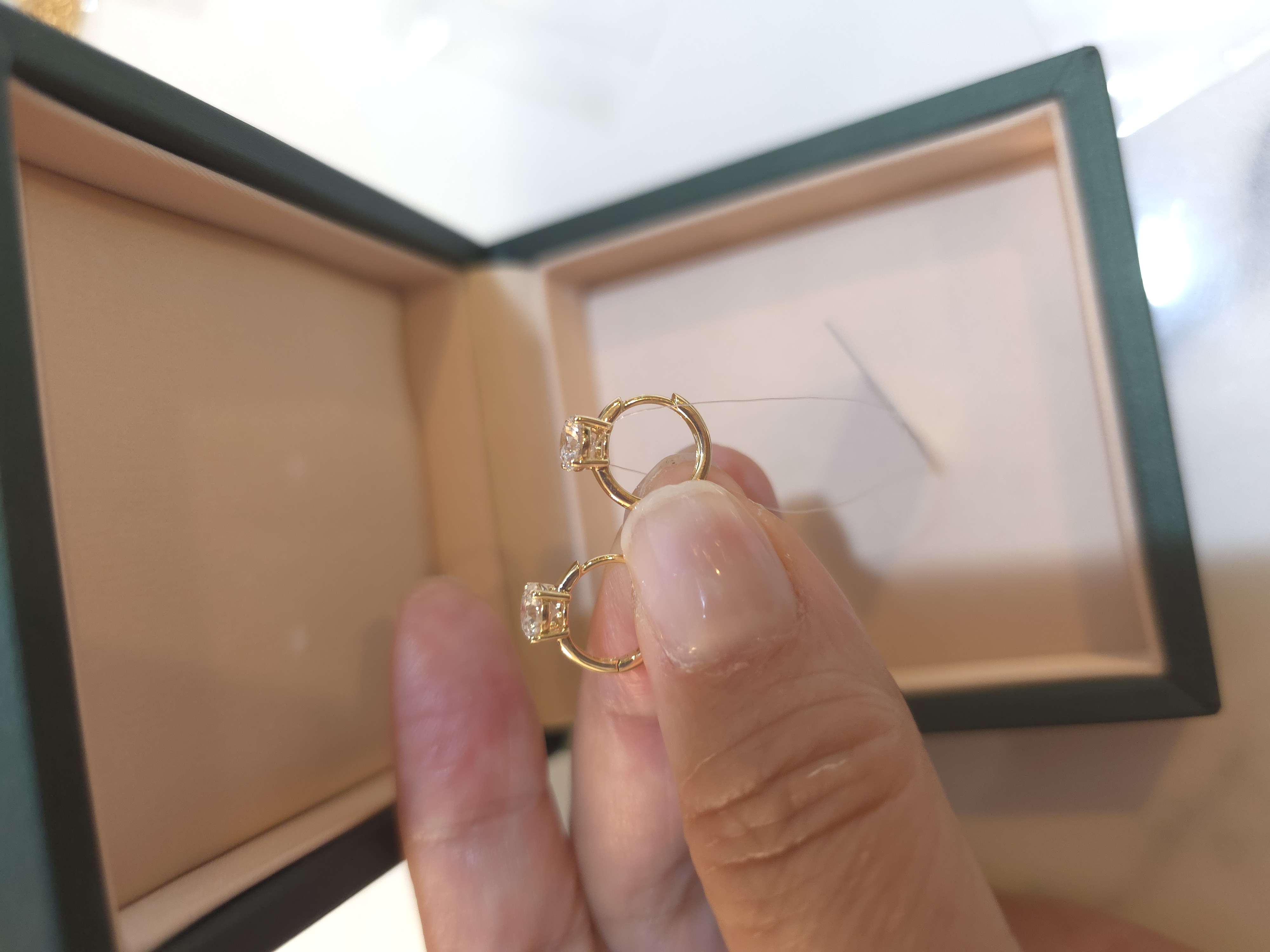 18K 培育鑽石耳圈 D1 G1.432