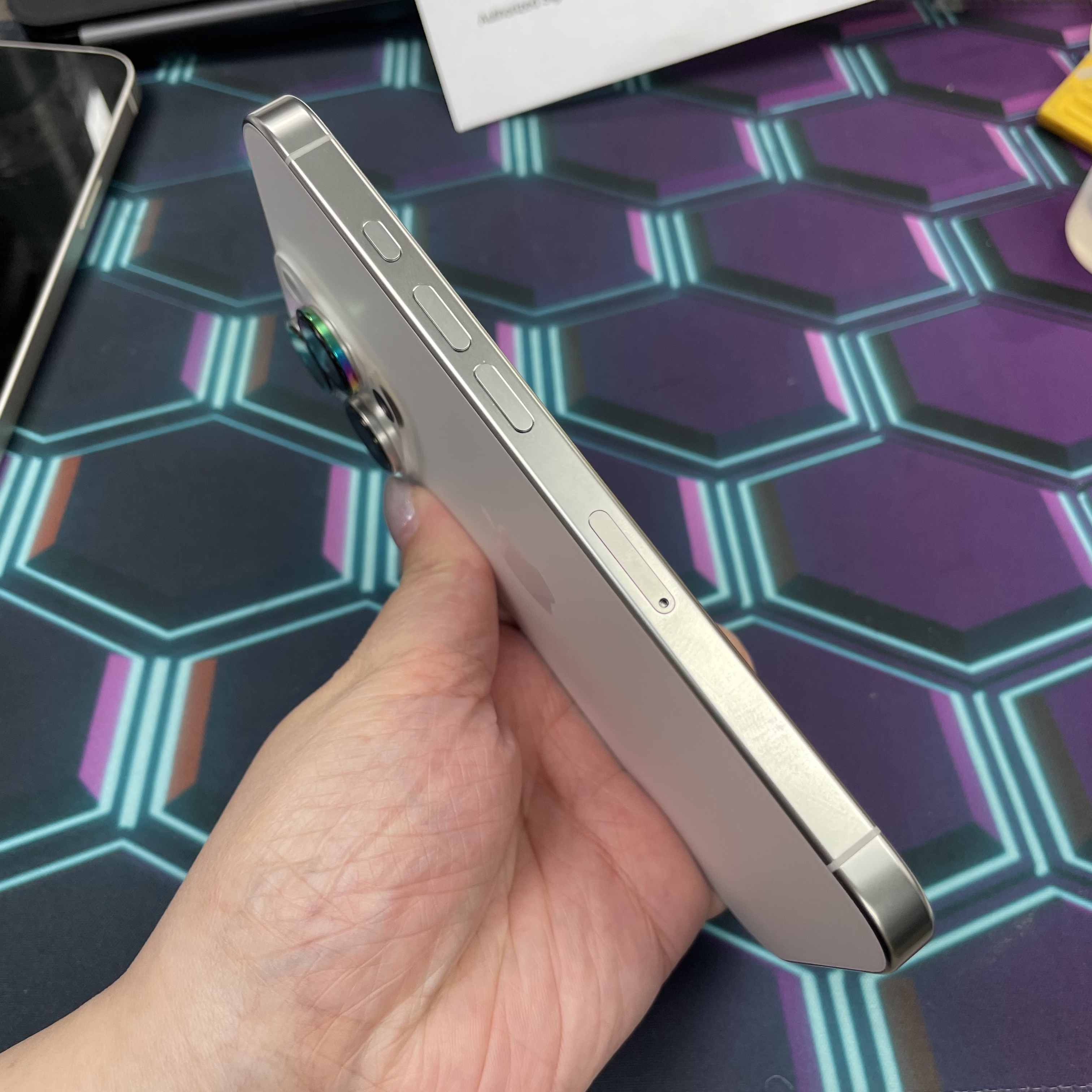 *6984 16 Pro 完美機 512GB 電88 白色 white