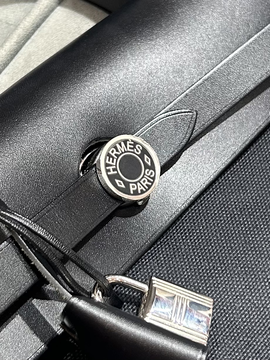 未使用品Hermes Herbag 31 Stamp T Noir 100%Authentic, unused 未使用品 ☑️Key Lock ☑️Dust bag