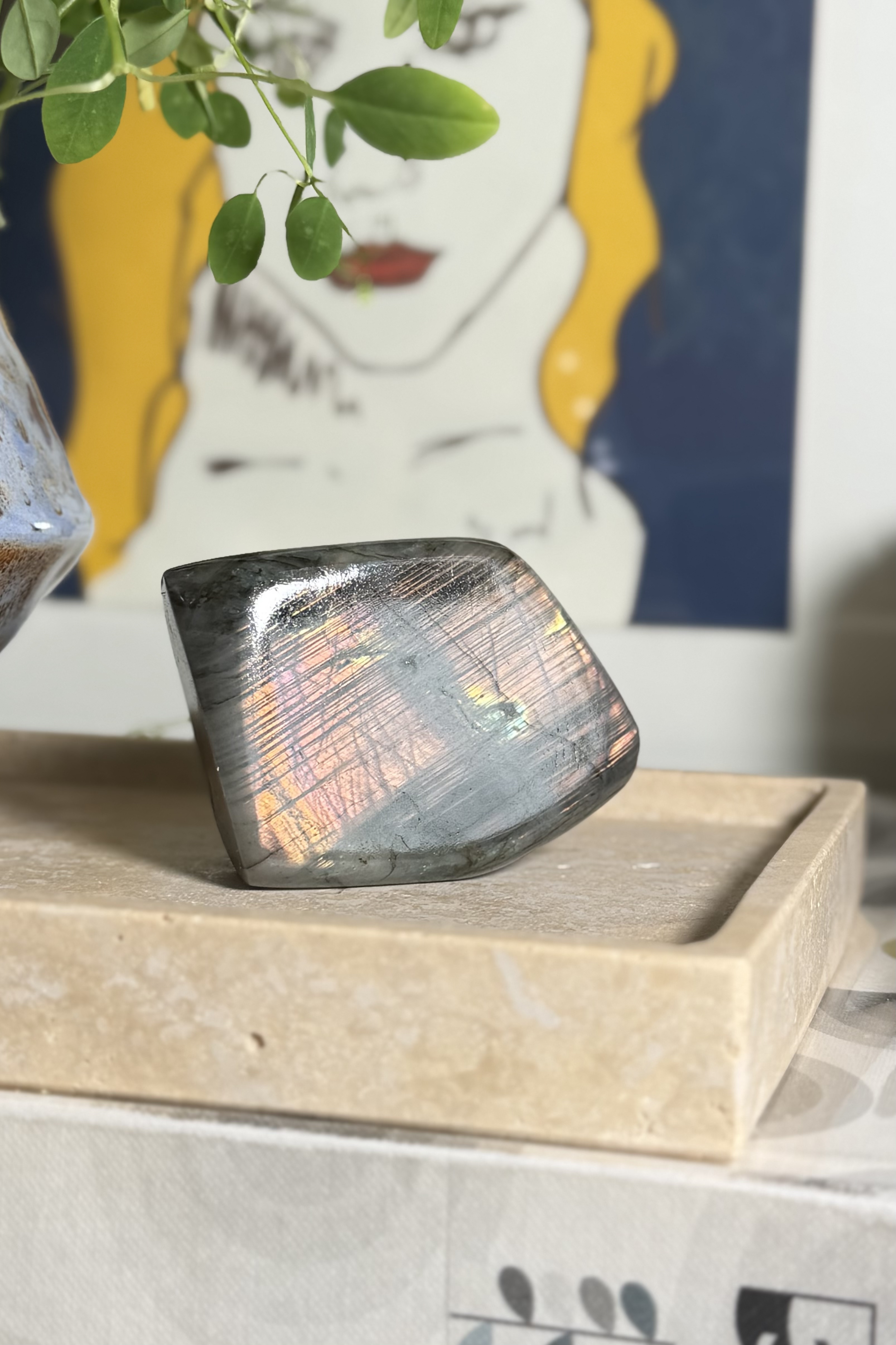  ༒190g 6.4cm幻彩光拉長石擺件༒ LA.0490C5-RA28*09N