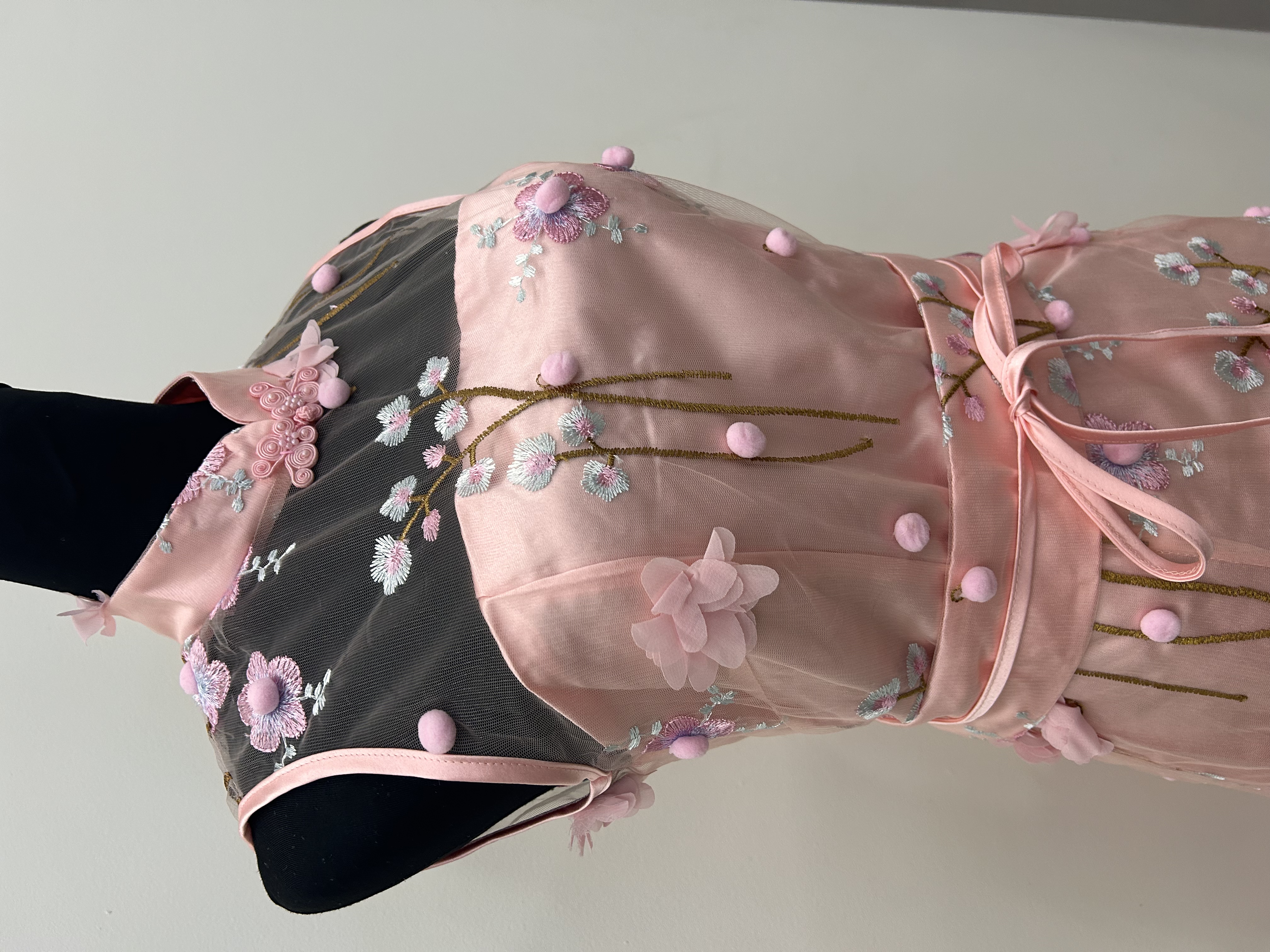 588.WB Lace Sleeveless Flower Qipao Dress