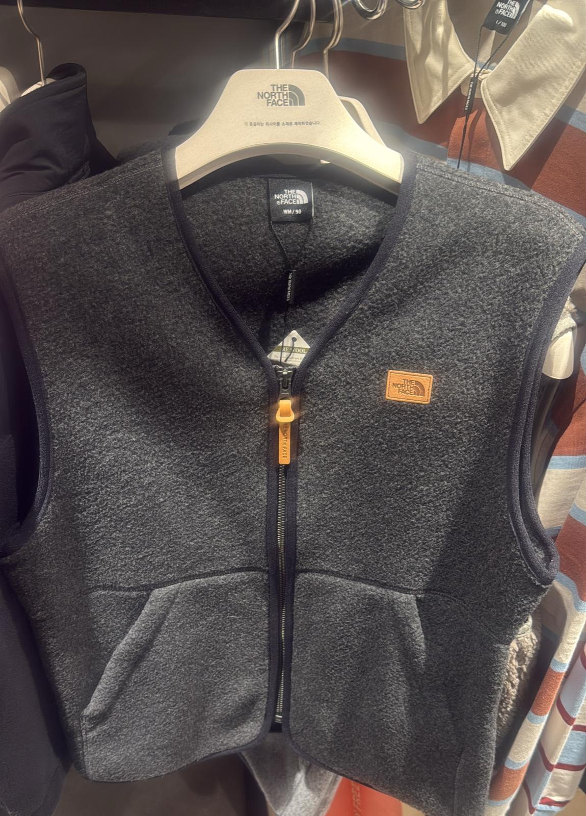 The north face 含羊毛絨毛背心外套 連線優惠價 Size Xs -XXL