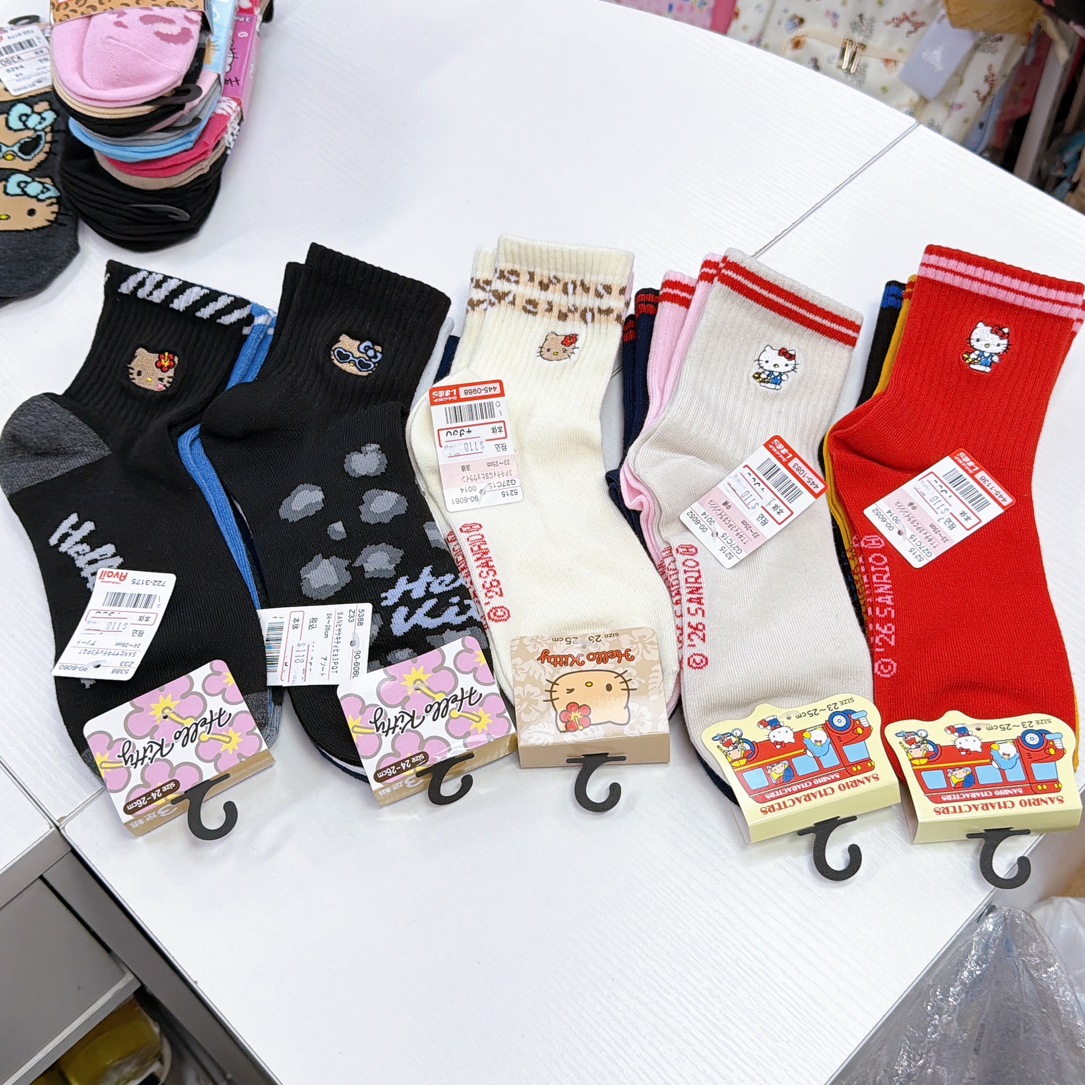 日本直送Sanrio Hello Kitty一set三對長襪