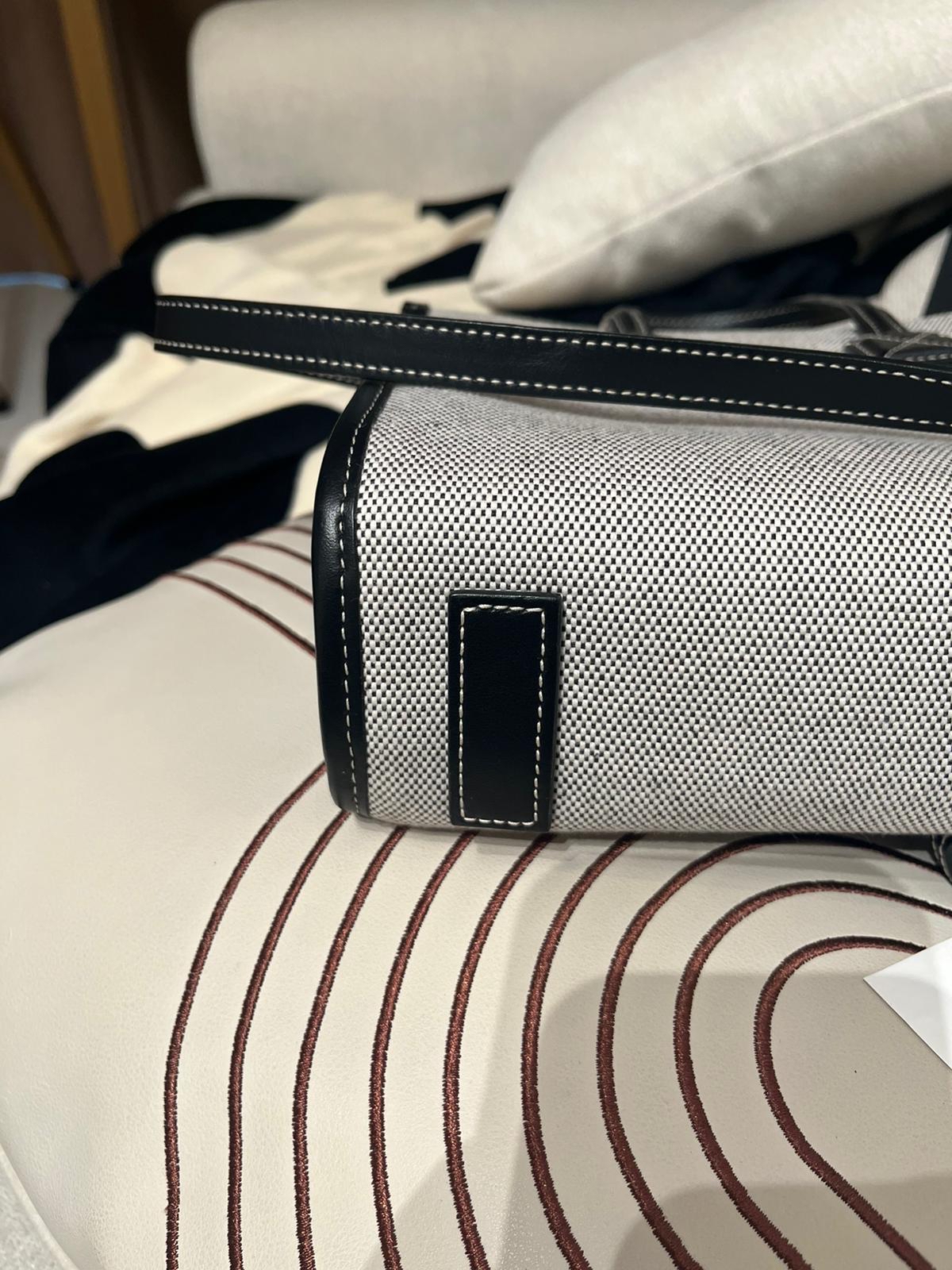 Burberry Freya 2way bag  100%Authentic, 98%new ✅dust bag 