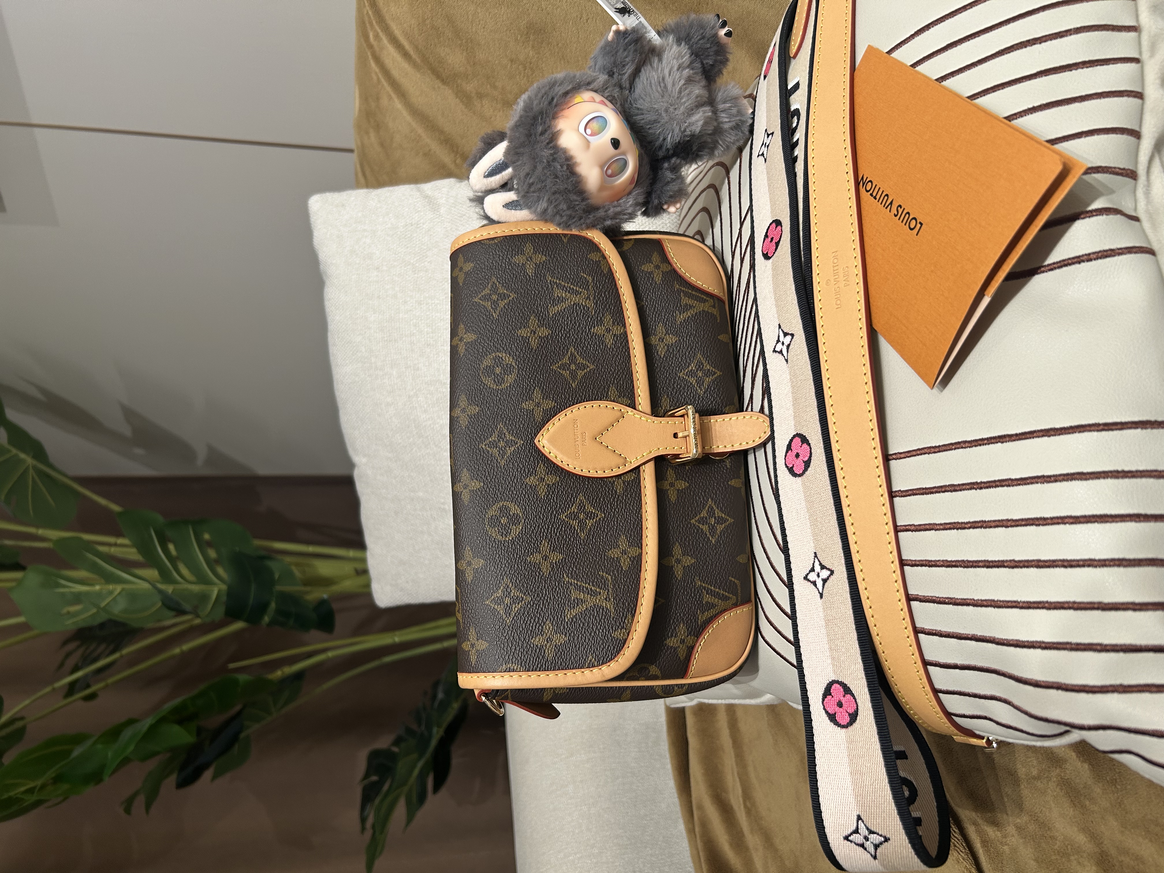 Lv Diane Monogram M45985 2Way Bag 100%Authentic, 98%New ✅專門店收據✅strap✅Dust bag✅box