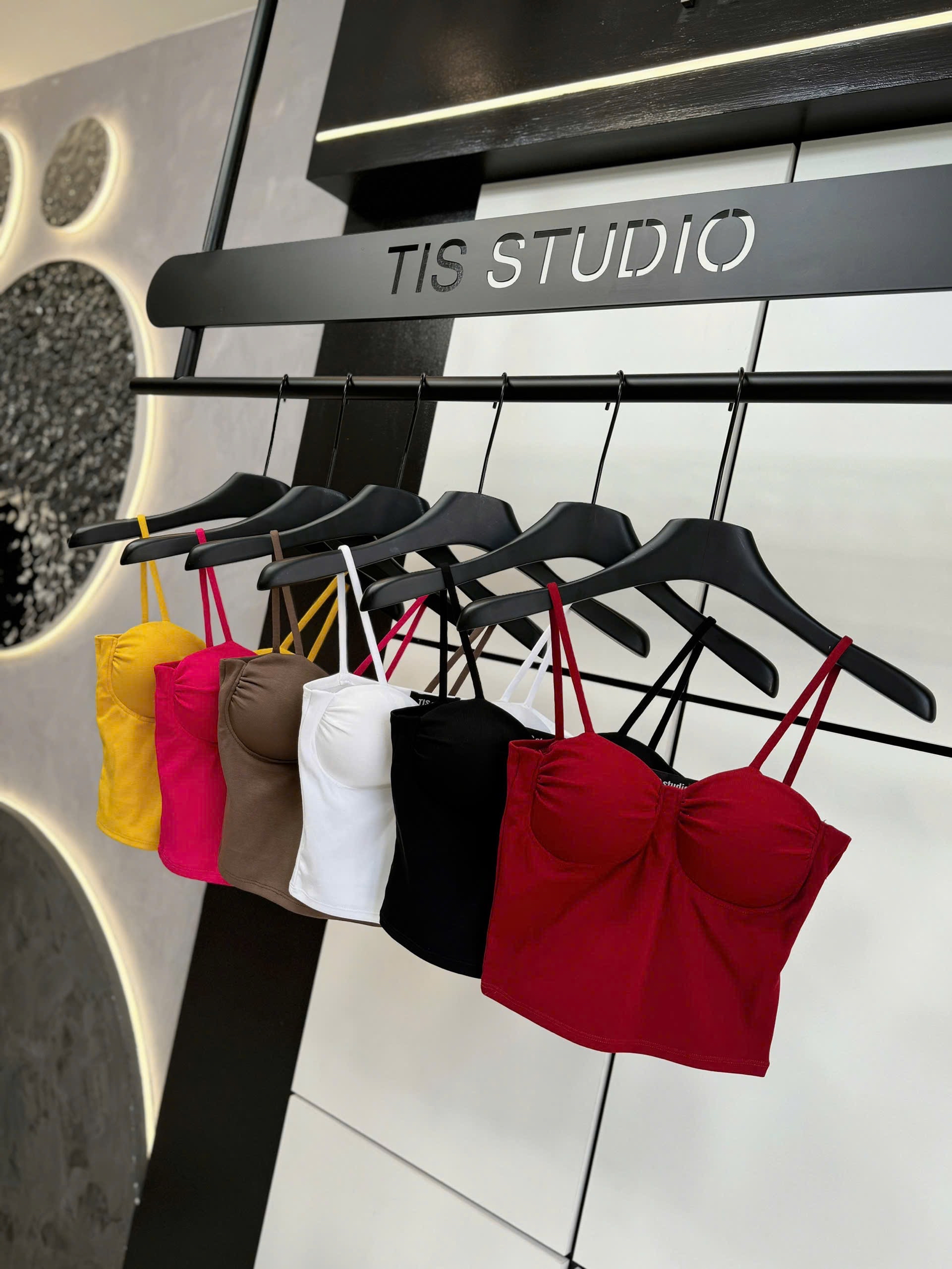 束胸露臍吊帶背心