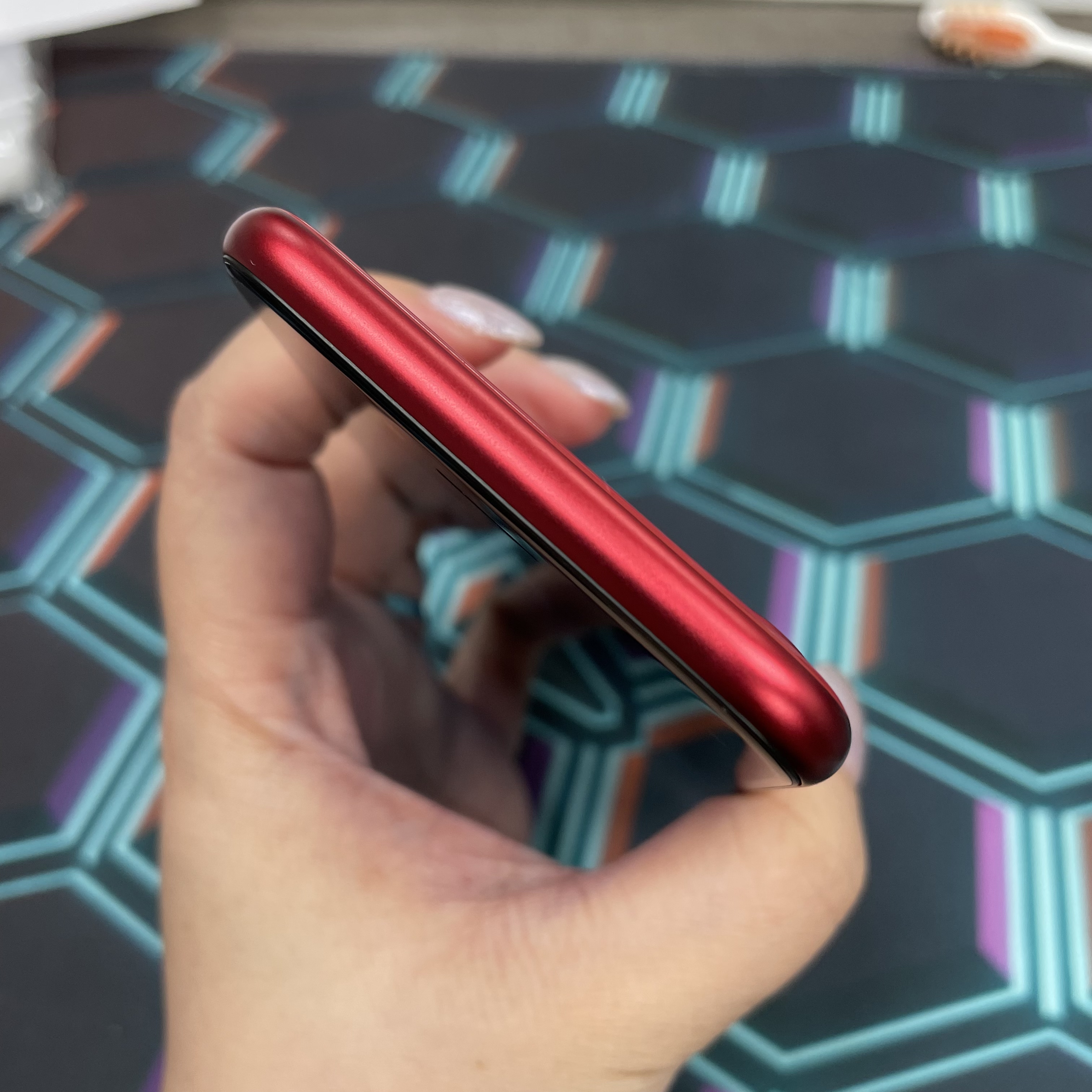 *6872 SE2 完美機 64GB 電76 紅色 red