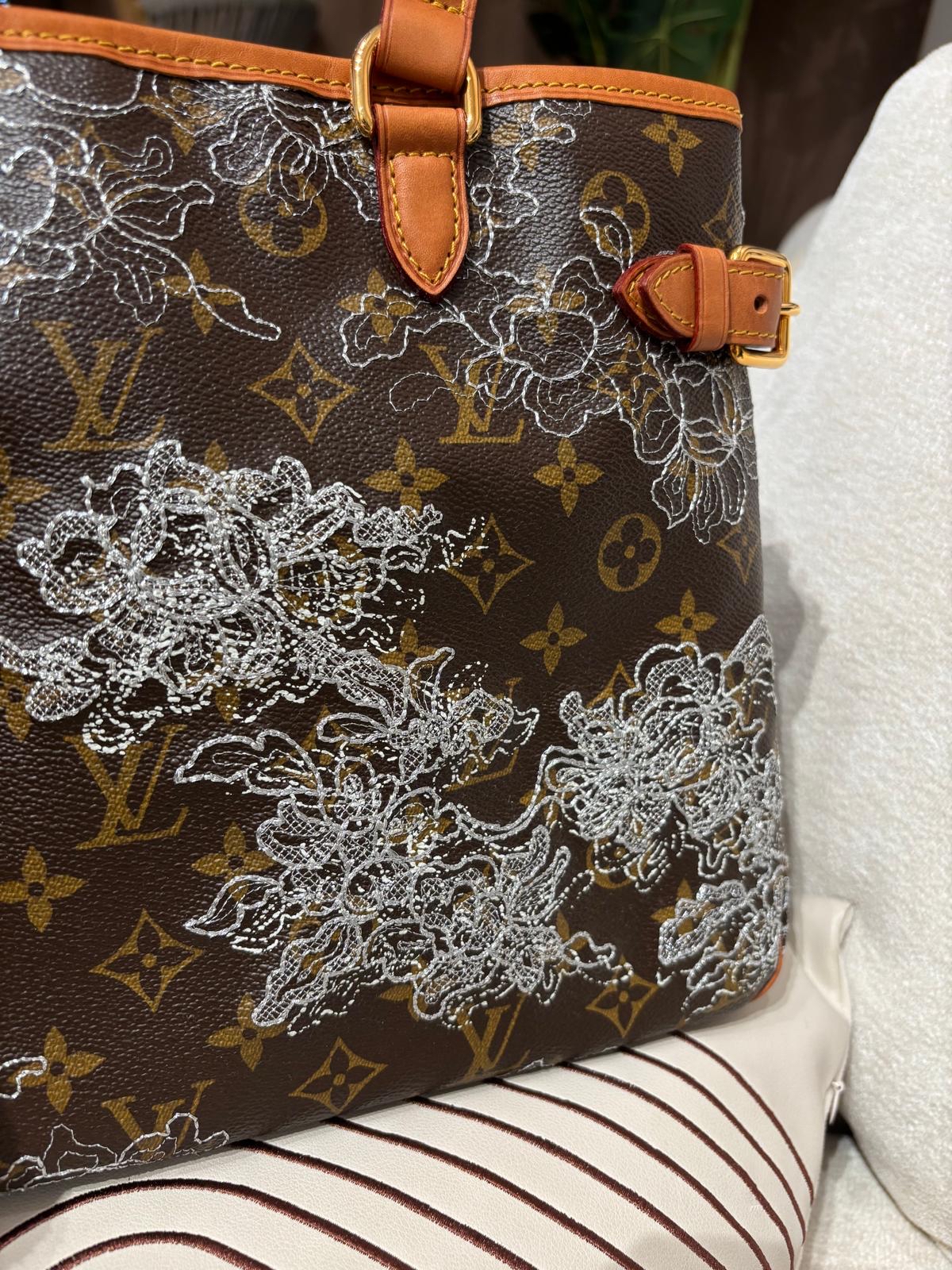 Lv Dentelle Batignolles Horizontal Tote M95400 Louis Vuitton 2007 限量繡花典藏款 100%Authentic, 95%New✅tap booklet✅dust bag