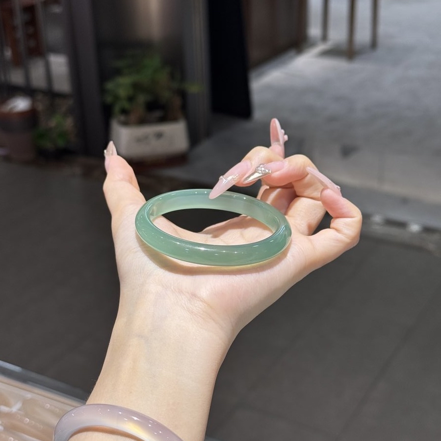 玛瑙玉髓手镯～绿色