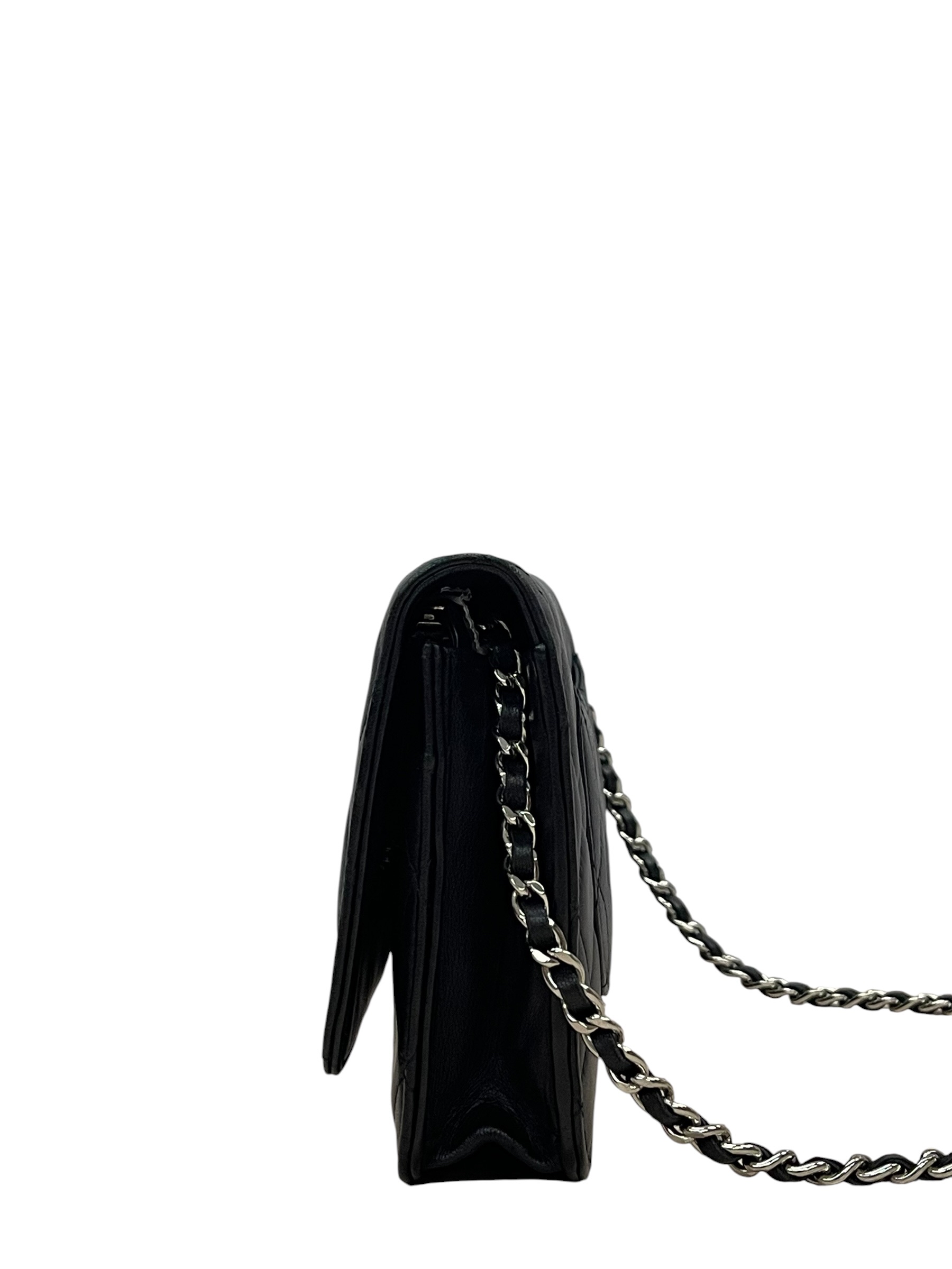 Pre-owned Chanel Classic Wallet on Chain / Product Code: 081701