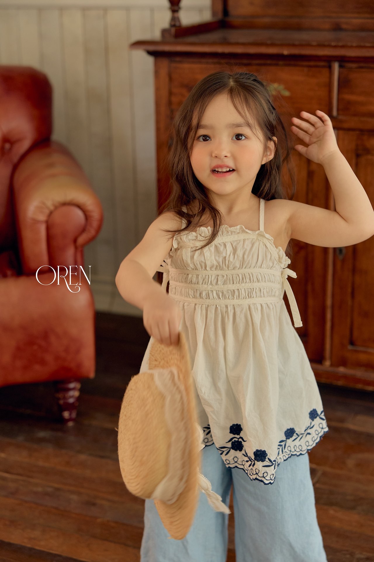 ☀️預訂 韓國直送☀️🇰🇷Oren Solenne花卉刺繡吊帶連身裙