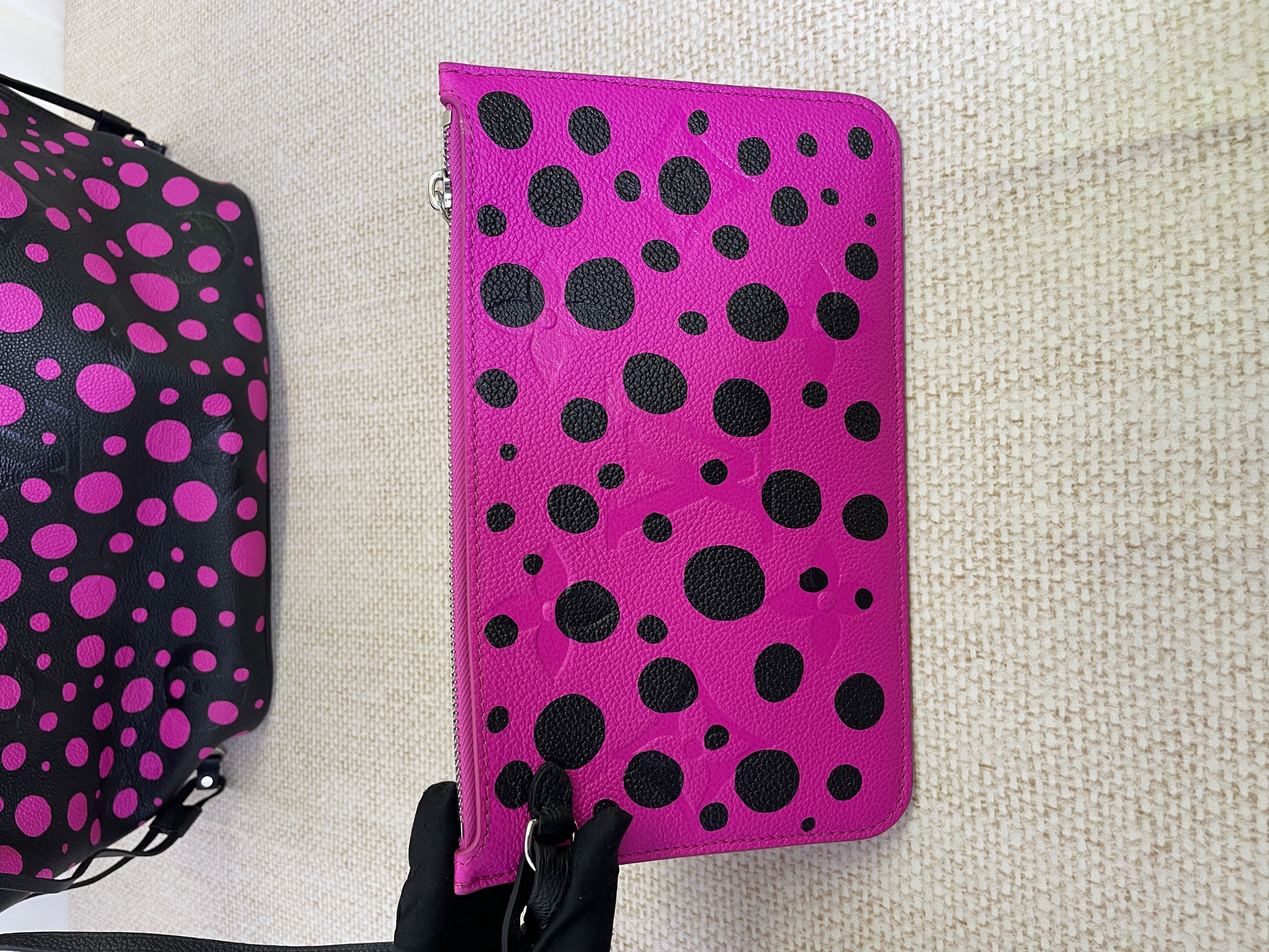 Pre-owned Louis Vuitton x Yayoi Kusama tote bag/ Product Code: 26031001