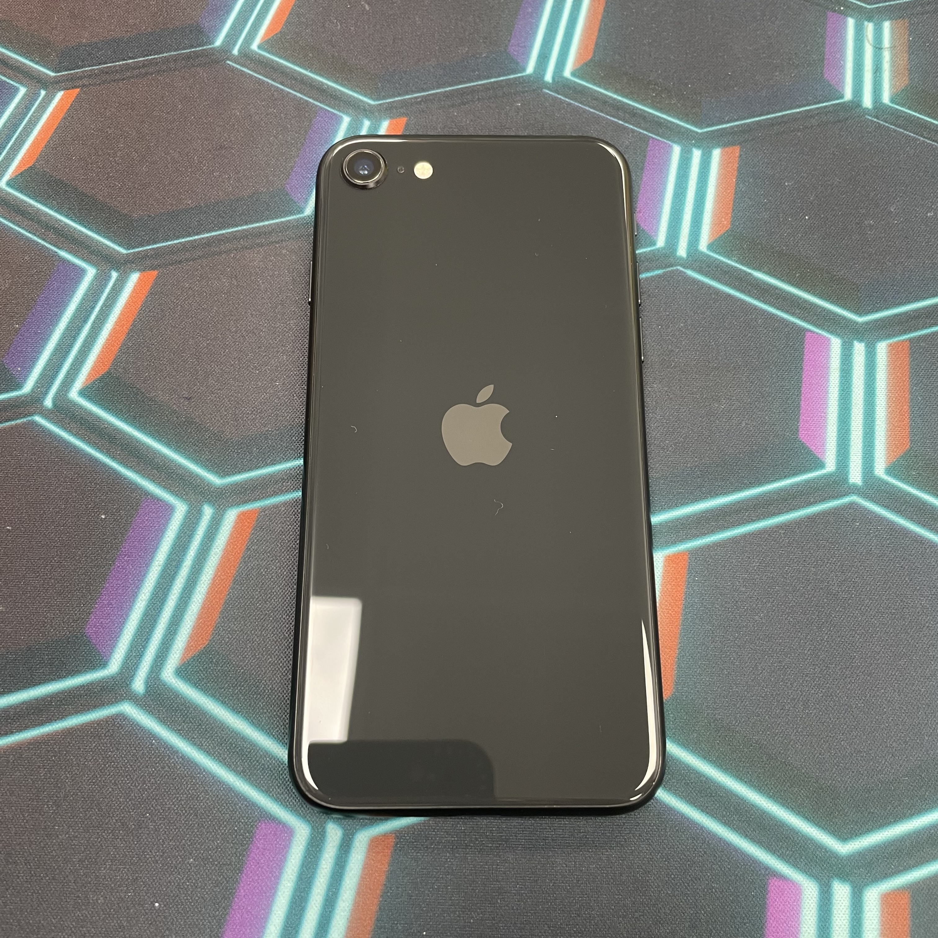 *7068 SE 2 勁靚機 128GB 電79 黑色 black