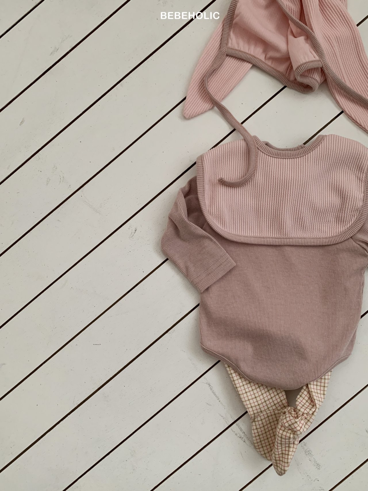 🌸預訂 韓國直送🌸🇰🇷BEBEHOLIC四色兔仔帽包屁衣圍兜三件套裝