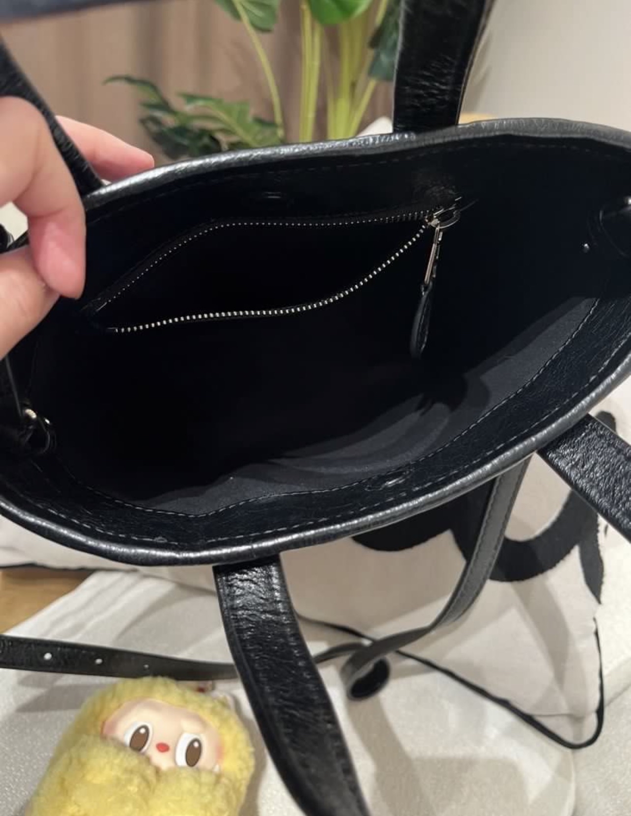 Balenciaga Shoulder Tote Bag Black 100%Authentic, 98%New ✅Dust bag