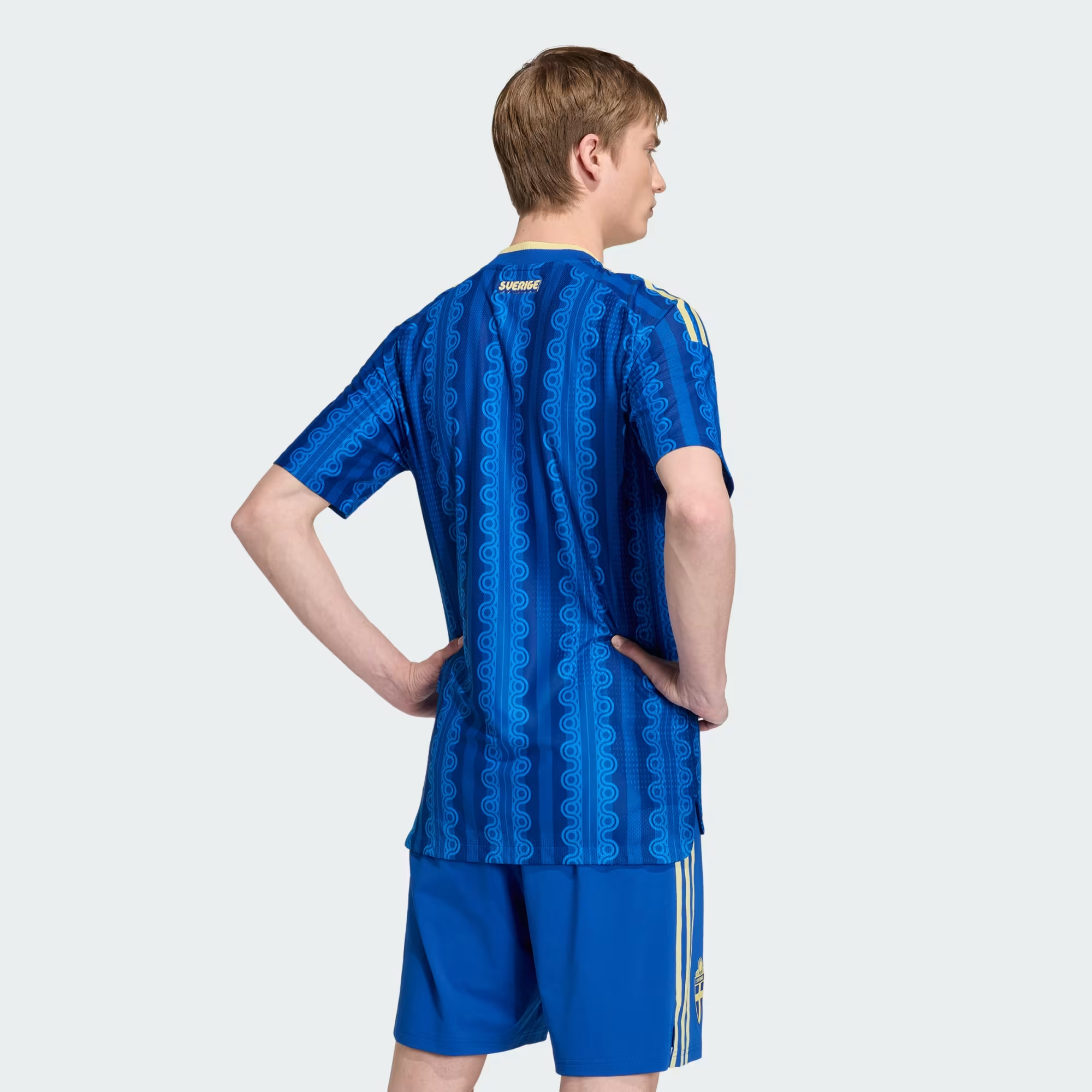 Adidas Sweden 瑞典 2026-27 作客球員版球衣 (可加印字章) KC3041