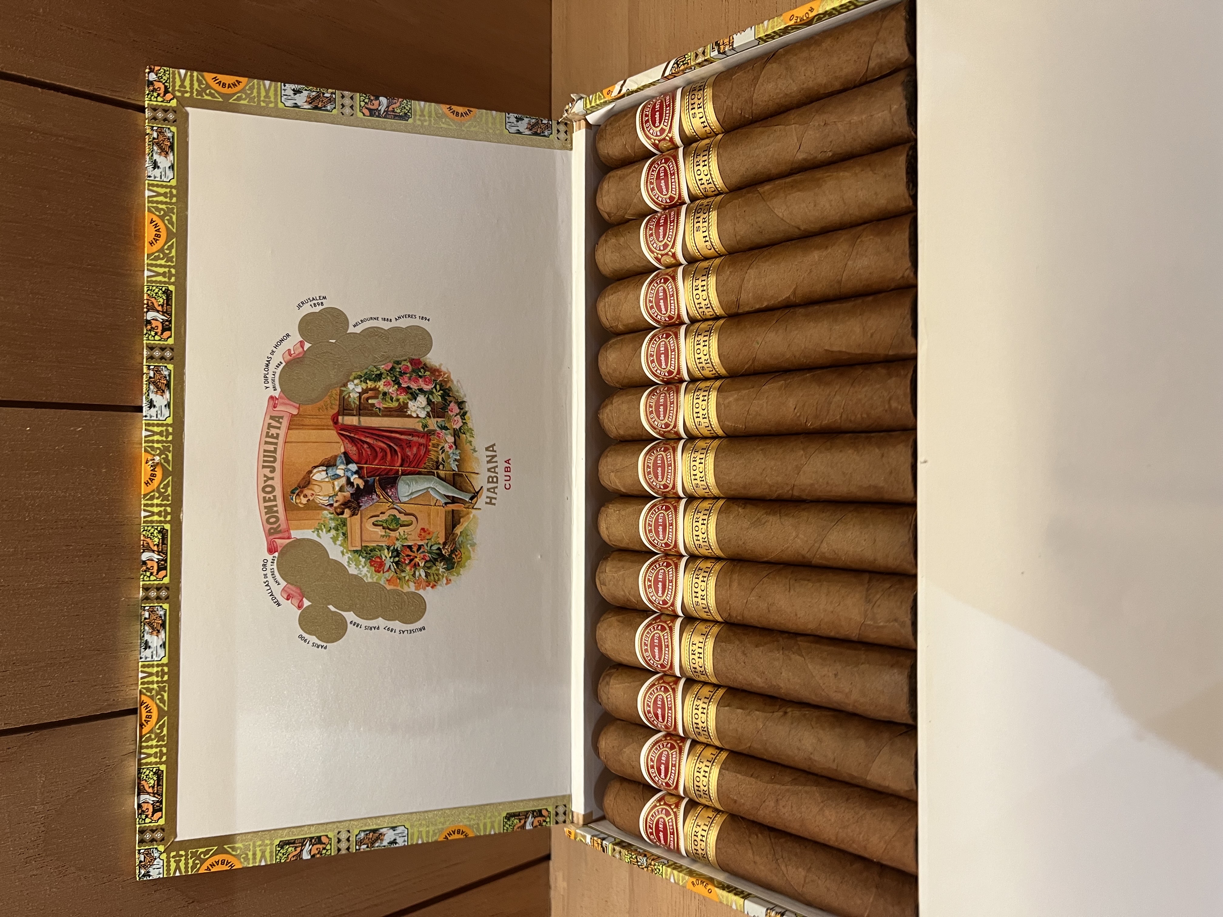 ROMEO Y JULIETA羅密歐短丘（25支） 