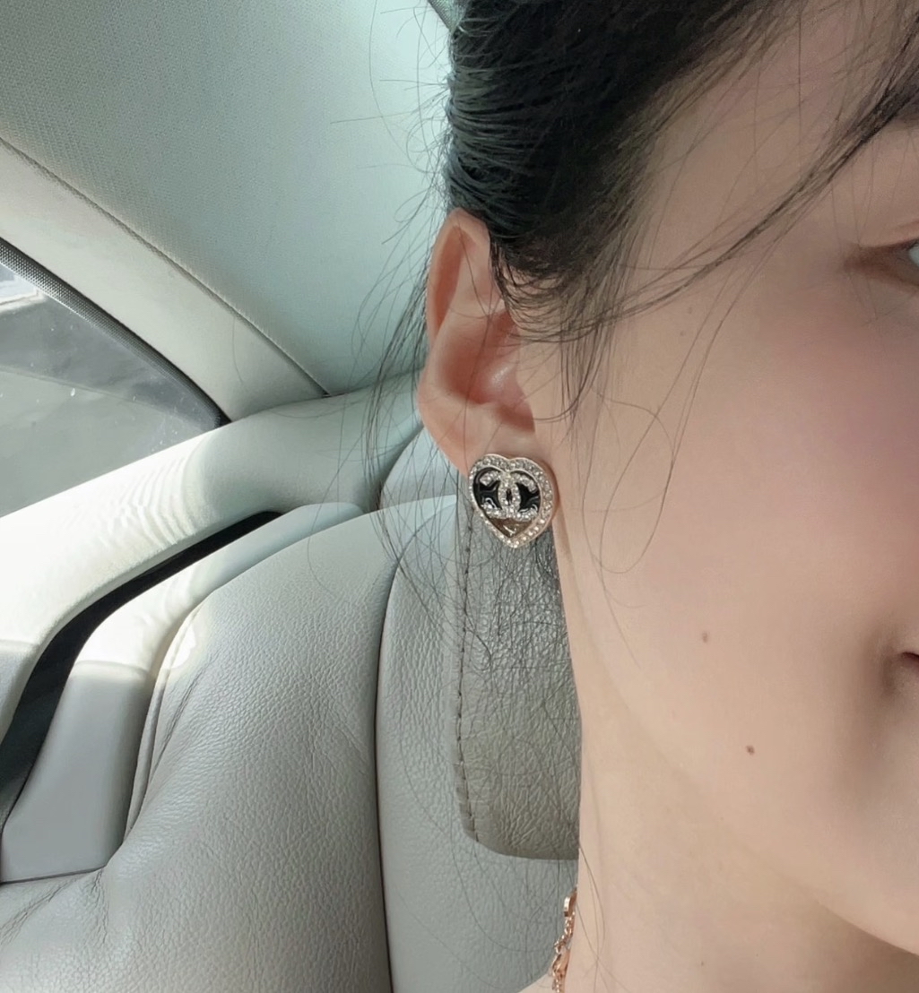 Chanel 心心 閃石CC Logo 耳環 