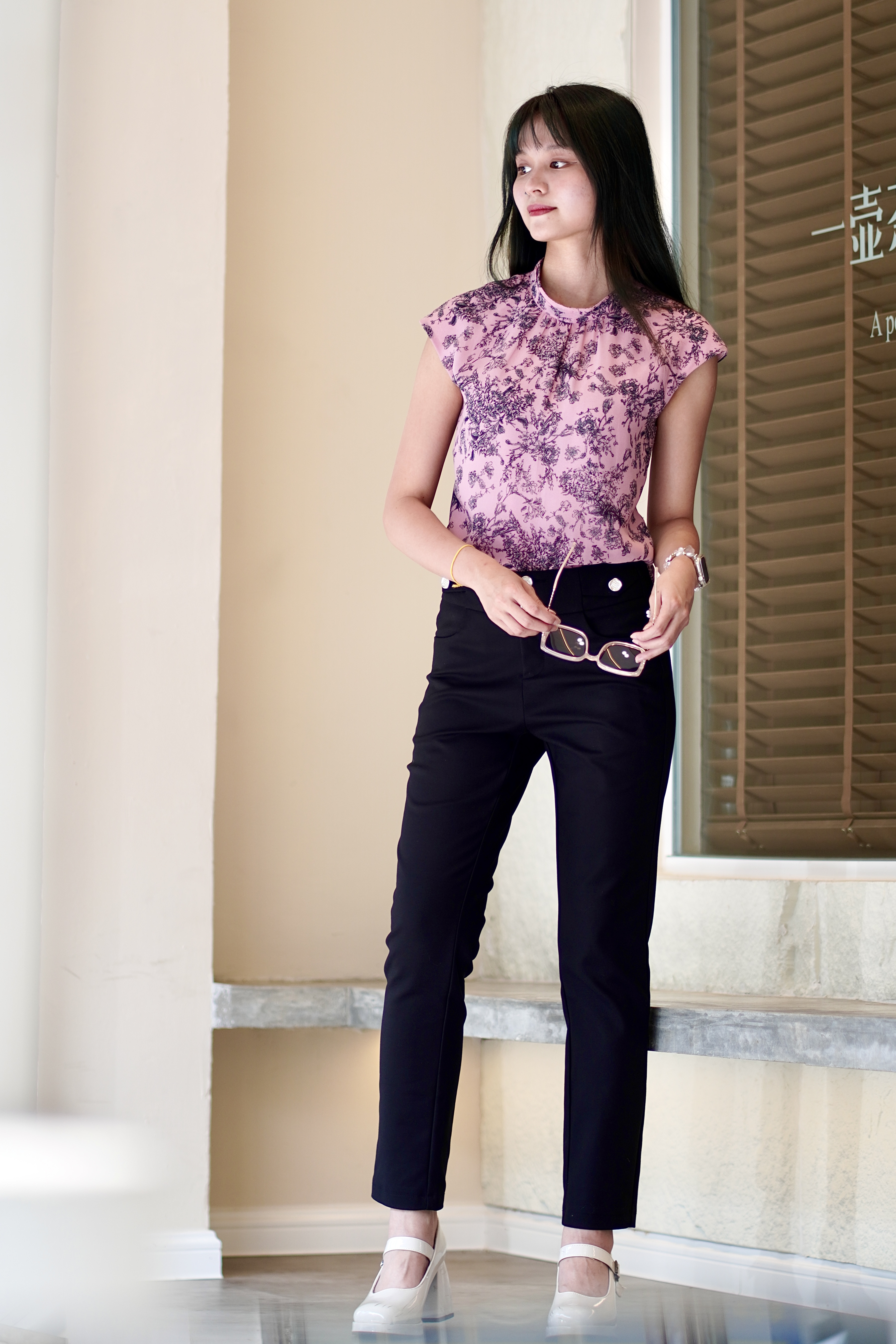 914765 Petal Whisper Mandarin Blouse