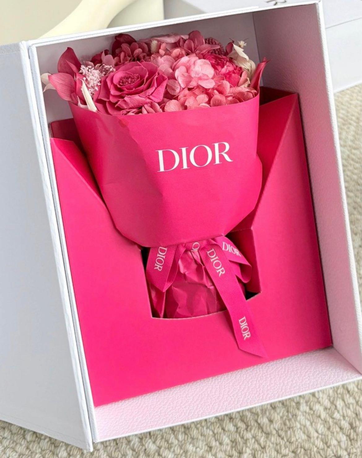 2026 情人節 七夕 Dior永生花裝飾 🥰有盒 🌸🌸