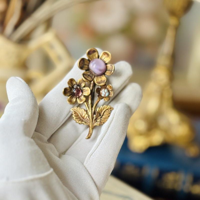 Vintage Czechoslovakian Brass Tone Glass Cabochon Flower Brooch(NZ066)