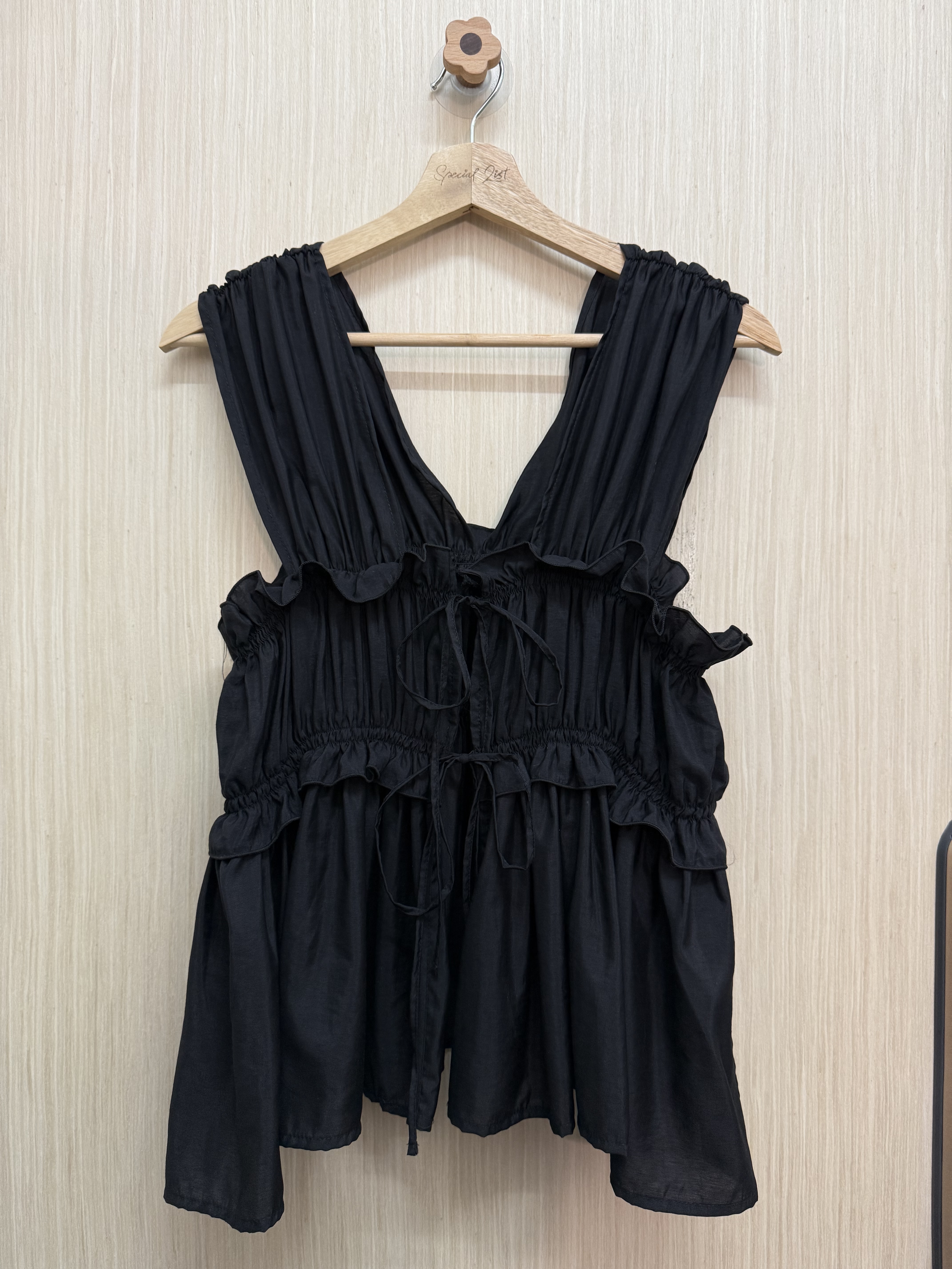 薄皺皺綁帶背心