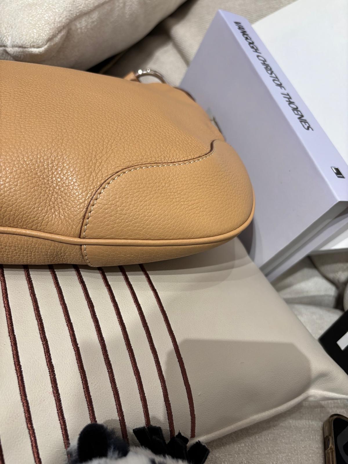 Prada hobo calfskin 100%Authentic,98%new 
