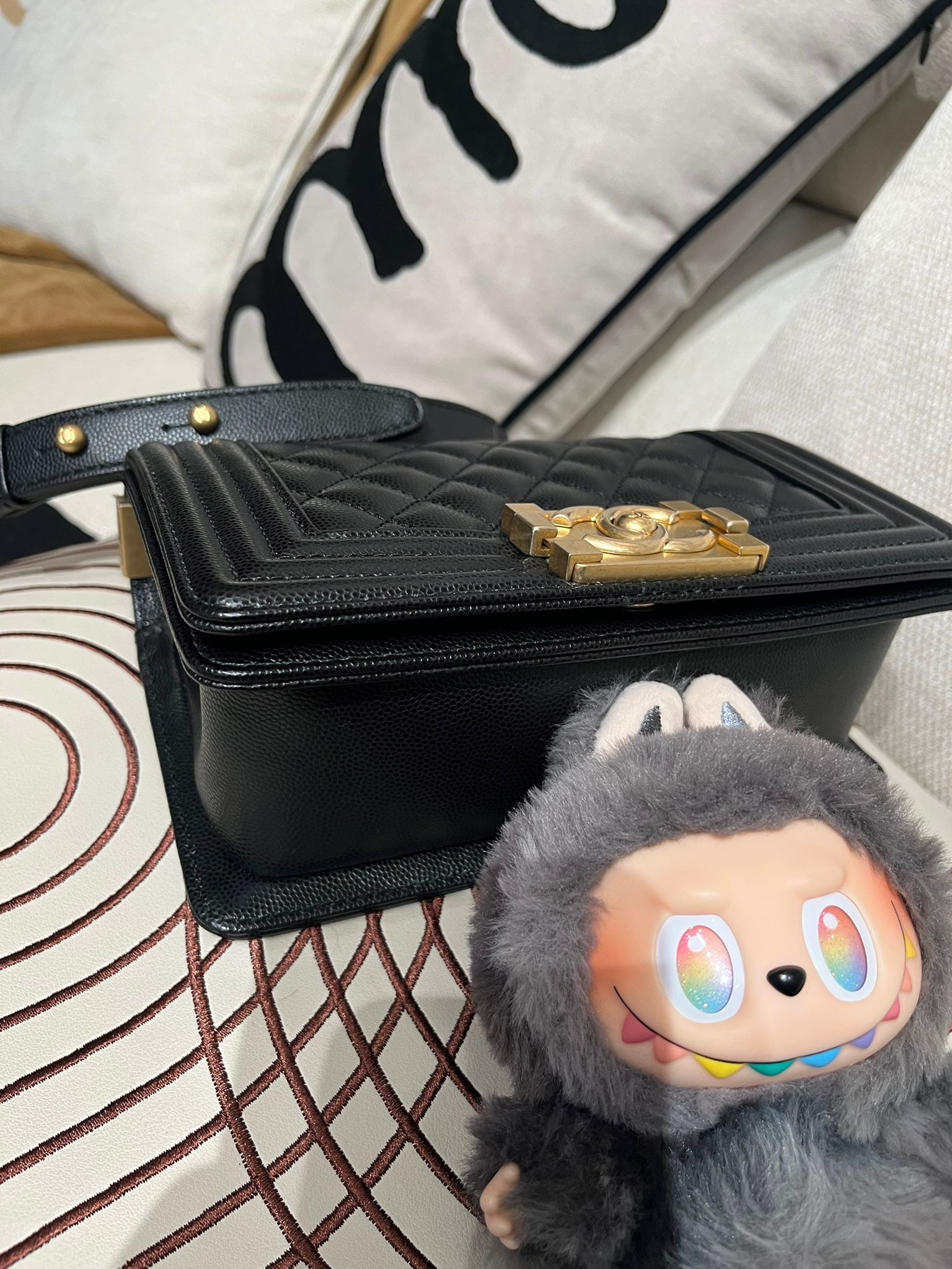 Chanel Boy 20cm A67085 黑色魚子醬牛皮金扣 100%Authentic,98%new ✅專門店收據✅晶片✅塵袋✅box