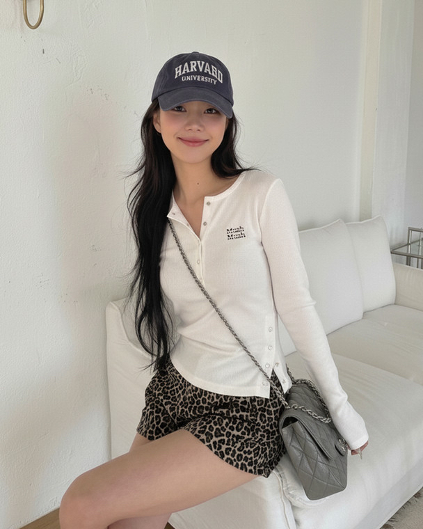 MuahMuah HENLEY NECK SLIT CROP LONG SLEEVE T-SHIRT