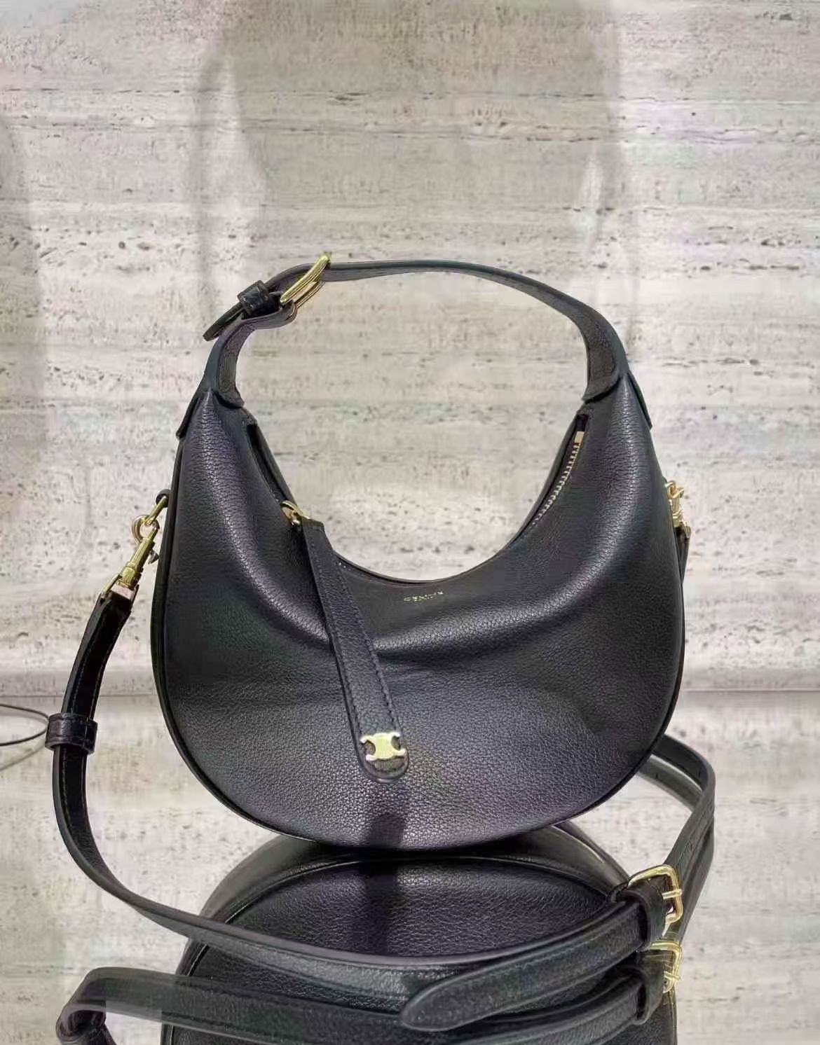 預購 💫💫💫 Celine 專櫃 Lulu teen bag 21x24x5cm