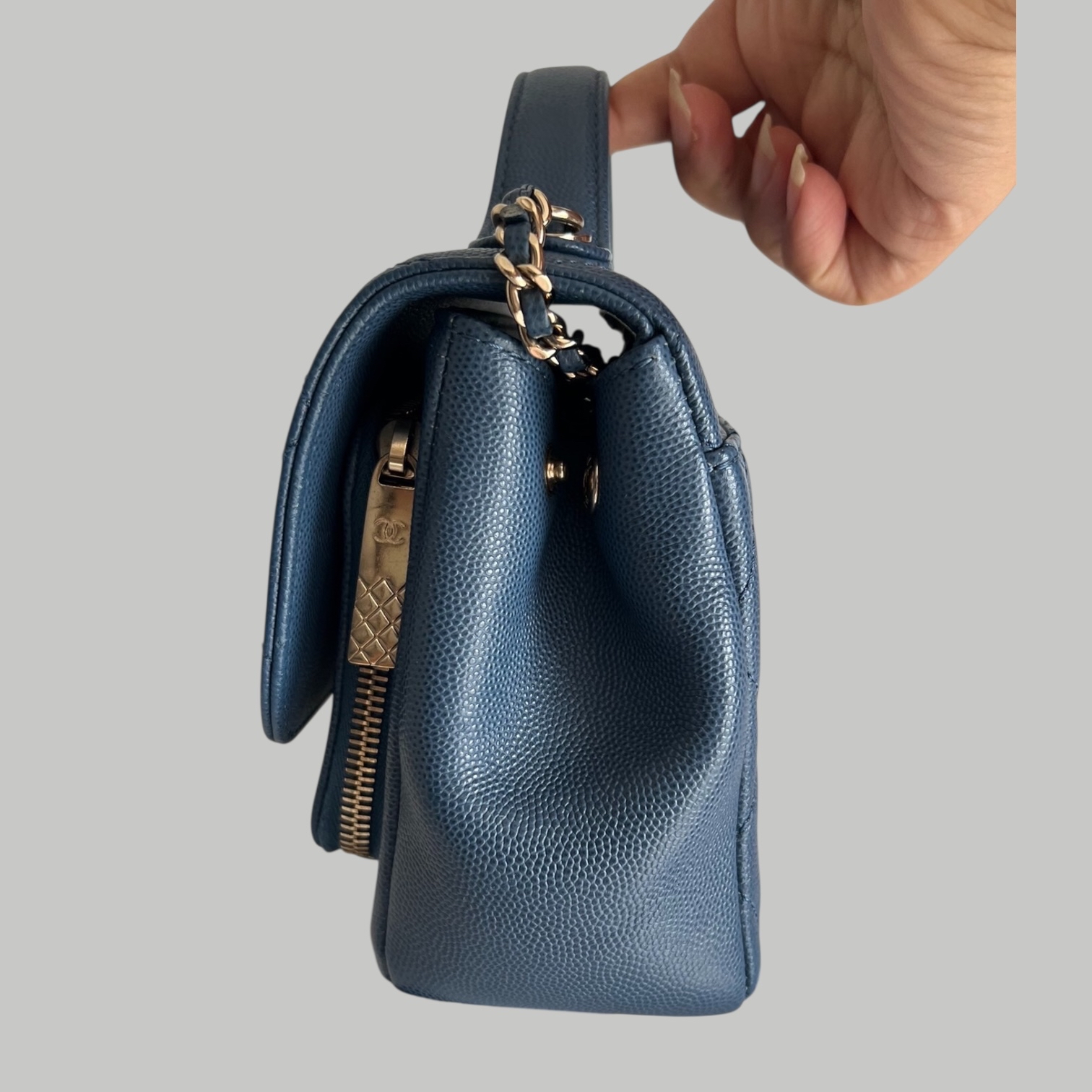 Chanel Business affinity 19cm 郵差包