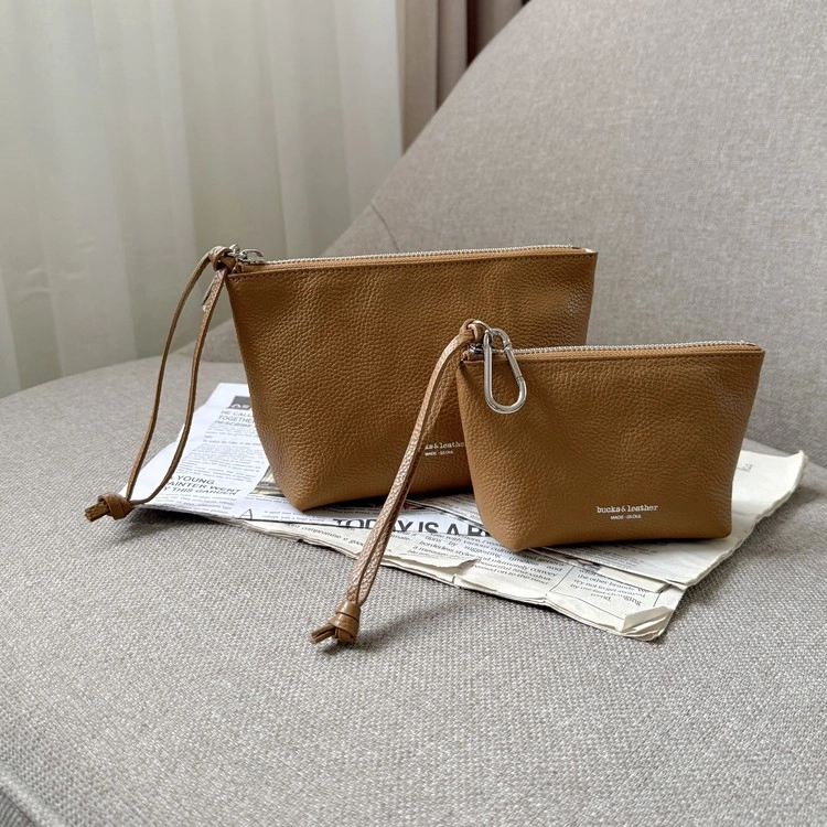 【收納包】 預訂_Stand Pouch S By Bucks & leather