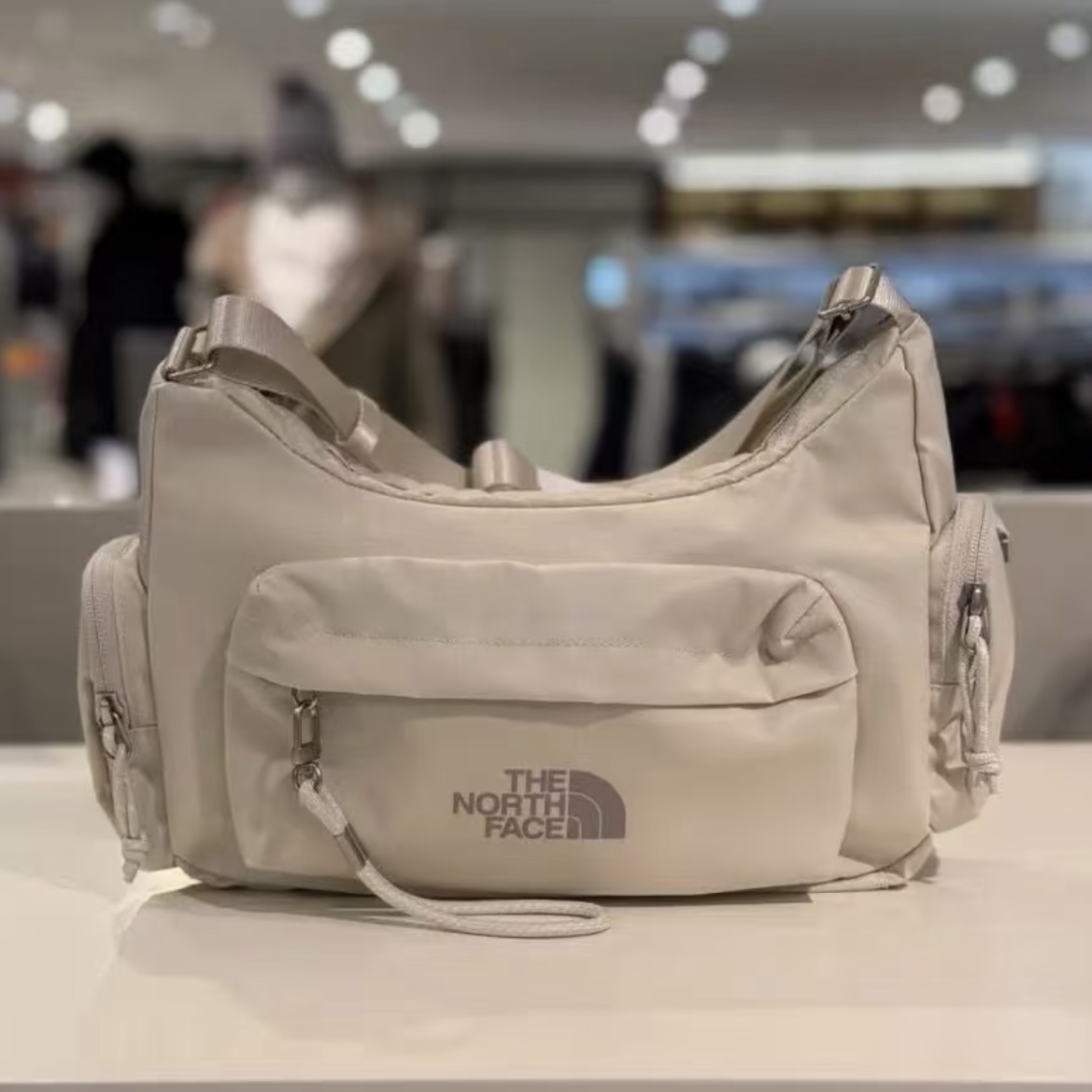 🇰🇷The North Face BONNEY HOBO BAG