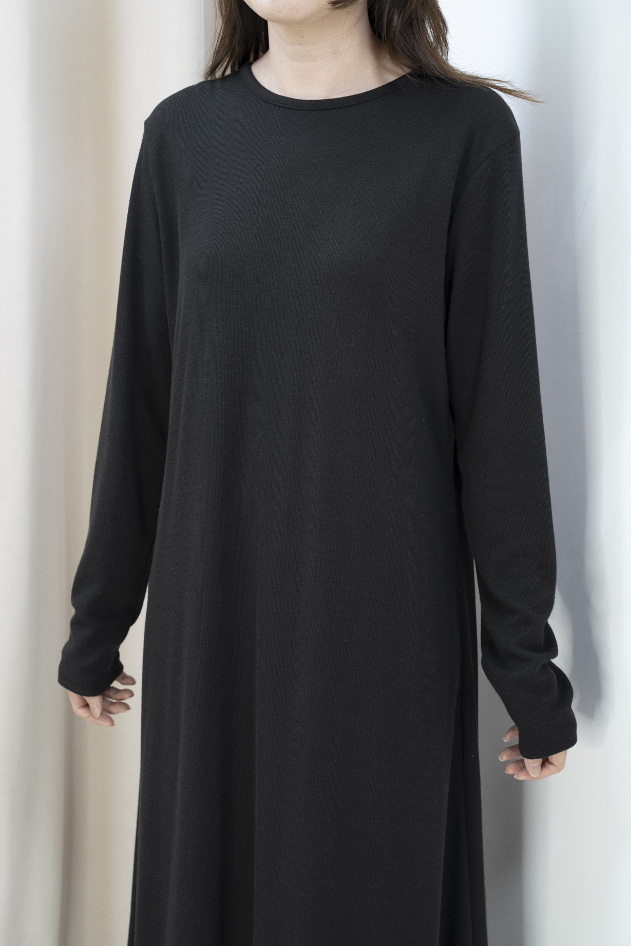 柔軟針織長版連身裙（黑色）