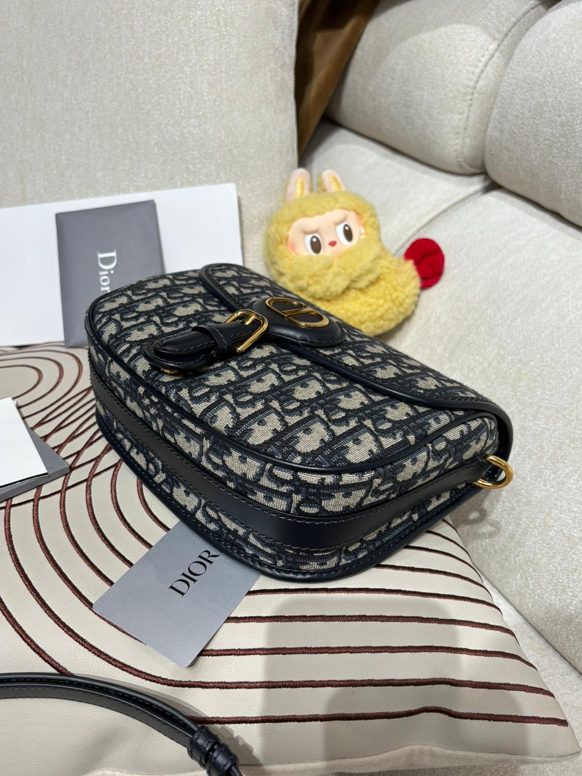 Dior Bobby medium, oblique 100%Authentic ,98%new ✅ 收據✅證書✅dust bag  📣專門店售價 $29,500📣