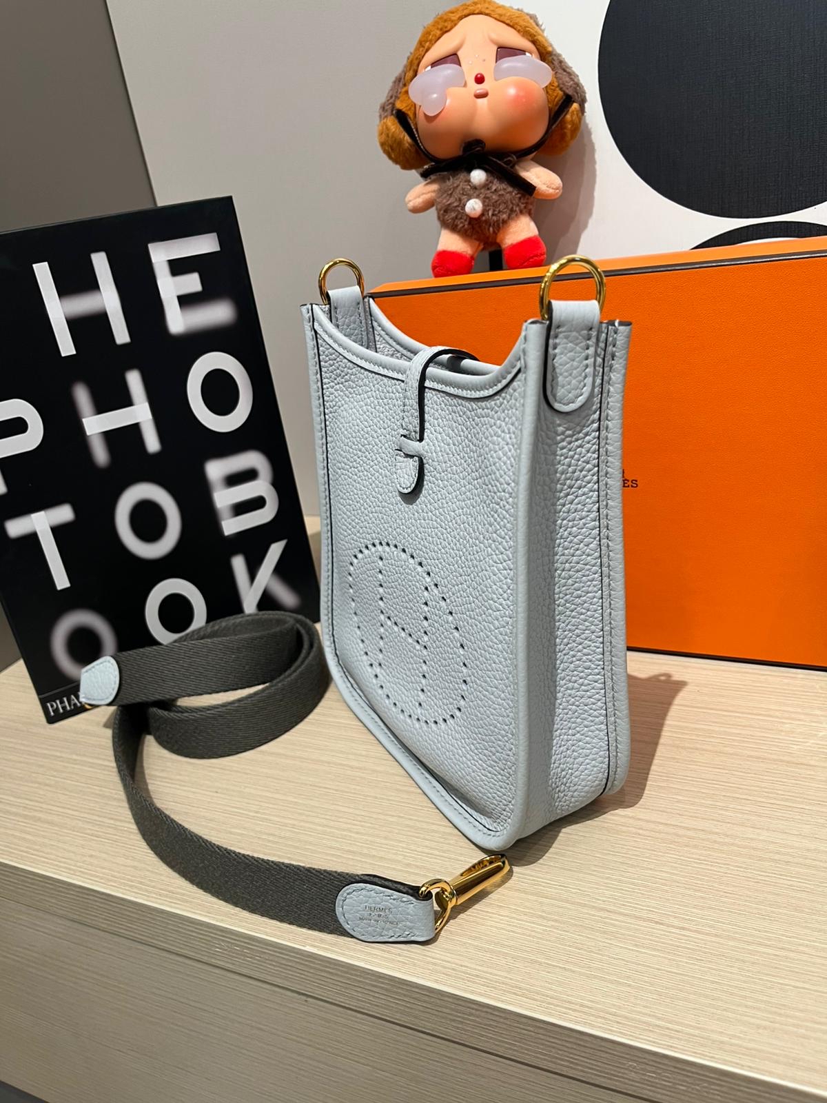 全新Hermes Mini Evelyne Stamp Y 聖杯籃 100%Authentic, 全新未使用品✅收據✅Dust bag✅Box