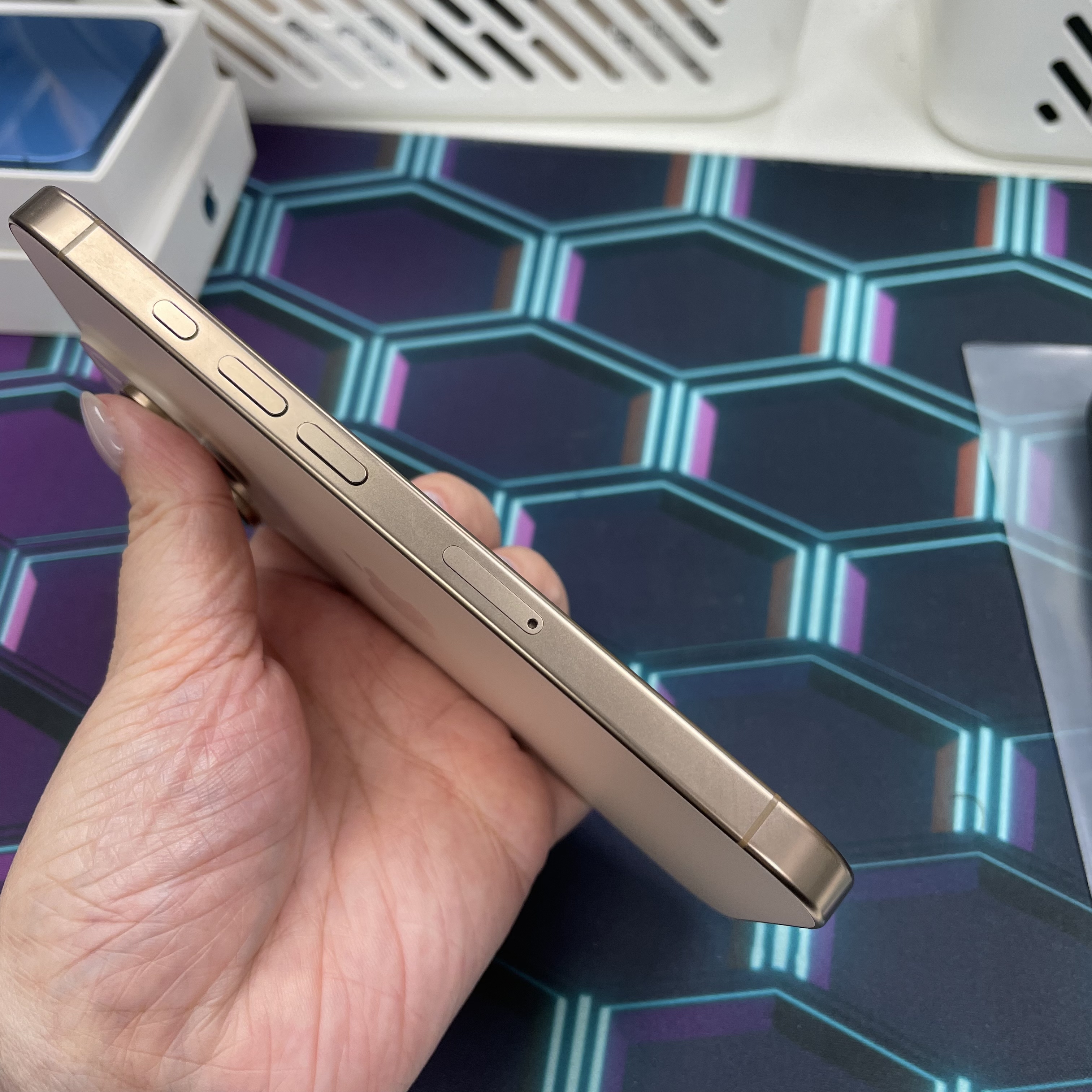 *6482 16 pro 勁靚機 256GB 電90 沙色 gold