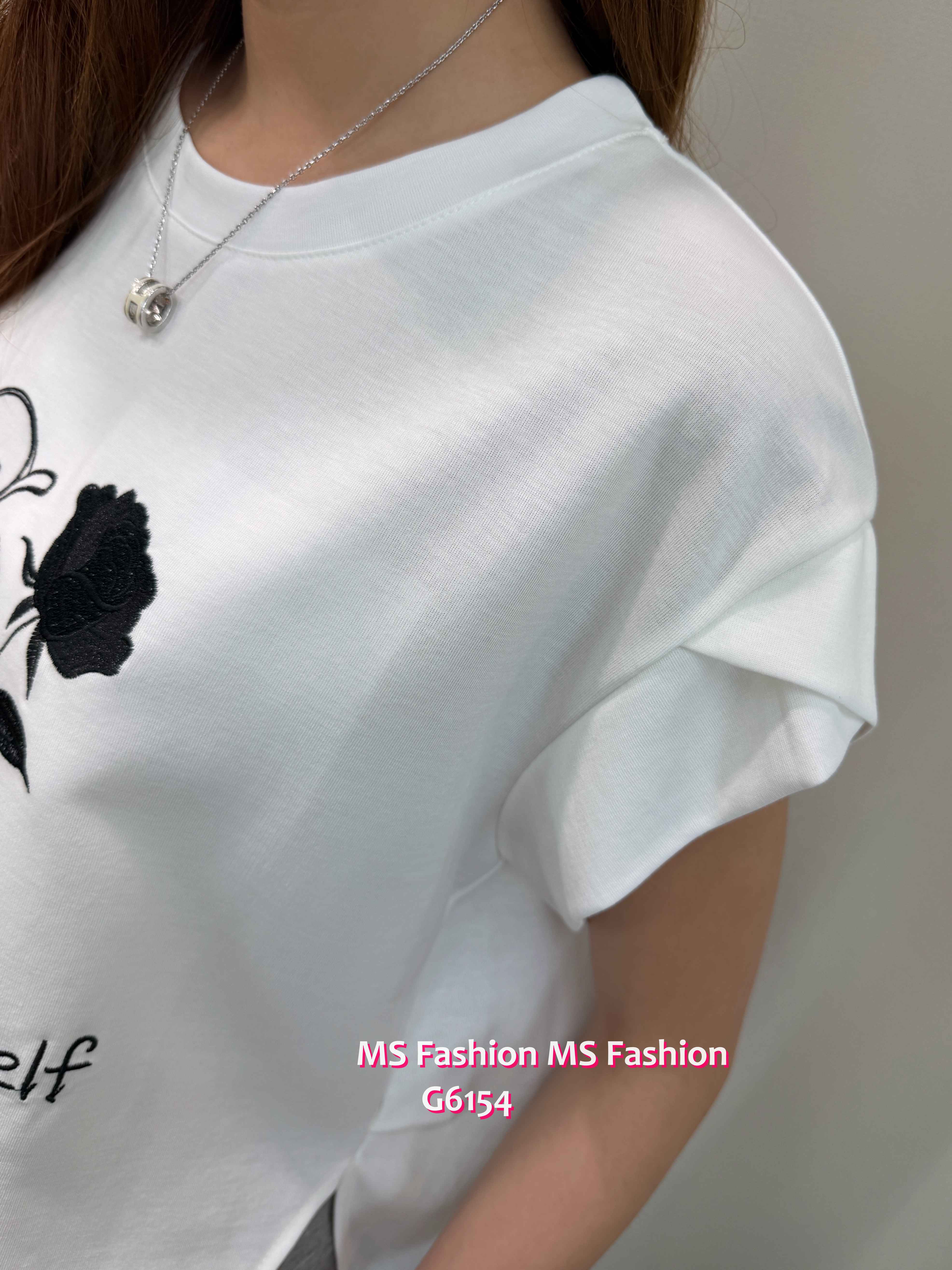 G6154 韓國🇰🇷刺繡黑玫瑰圖案top