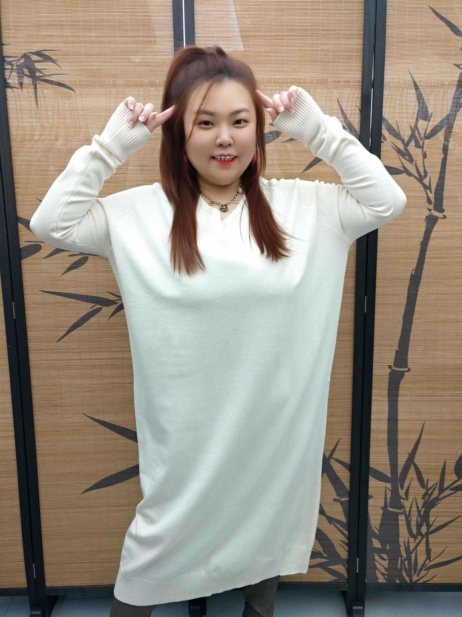 DDF09 5581 V领长袖中长款针织连身裙