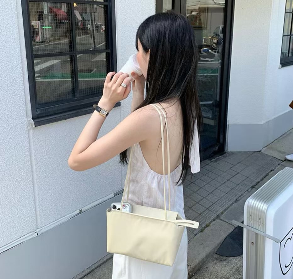 雙細繩霧面尼龍立體小方包