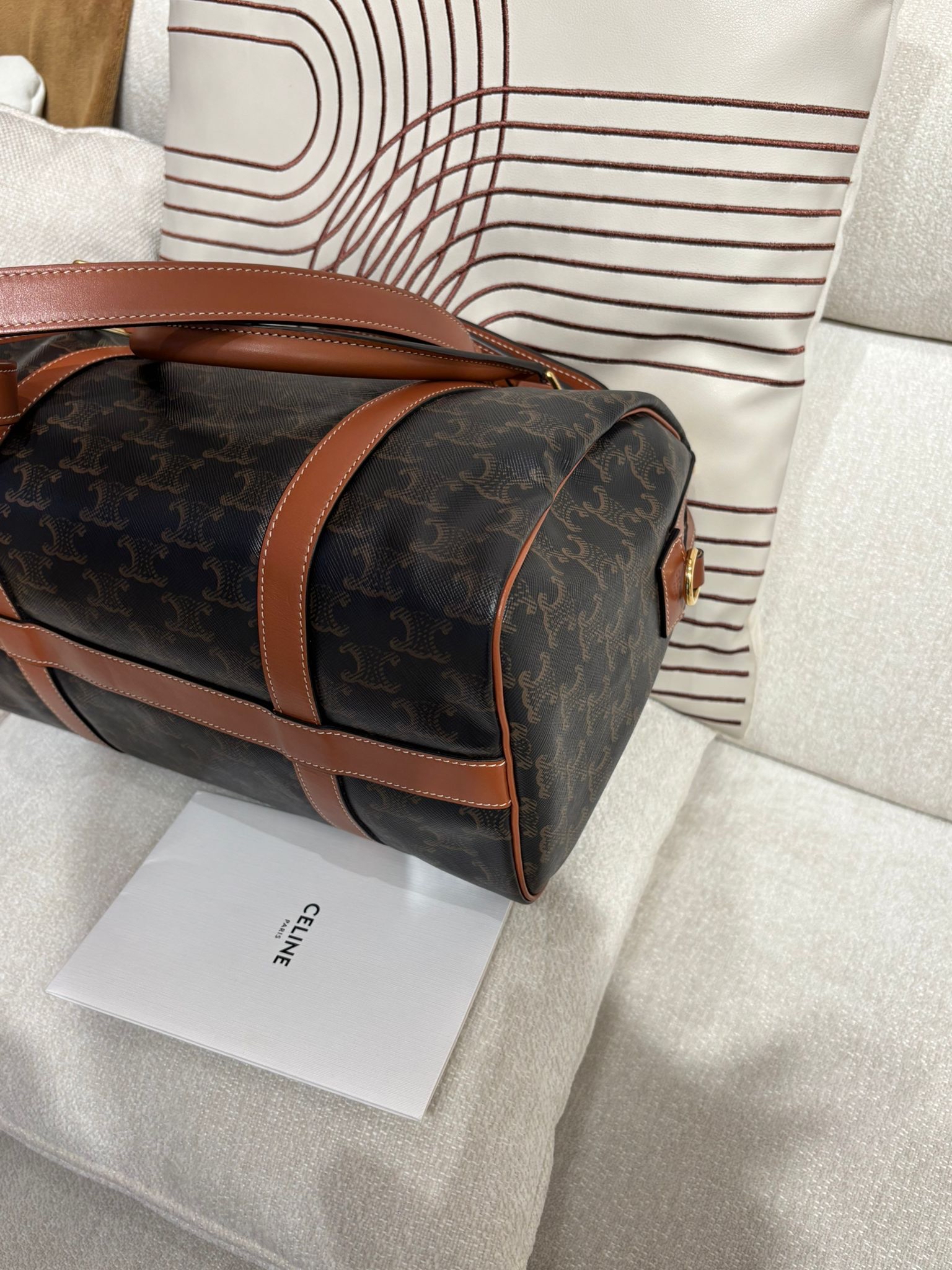 Celine Medium Boston Bag 100%Authentic, 98%New ✅收據✅Key Lock✅Dust bag