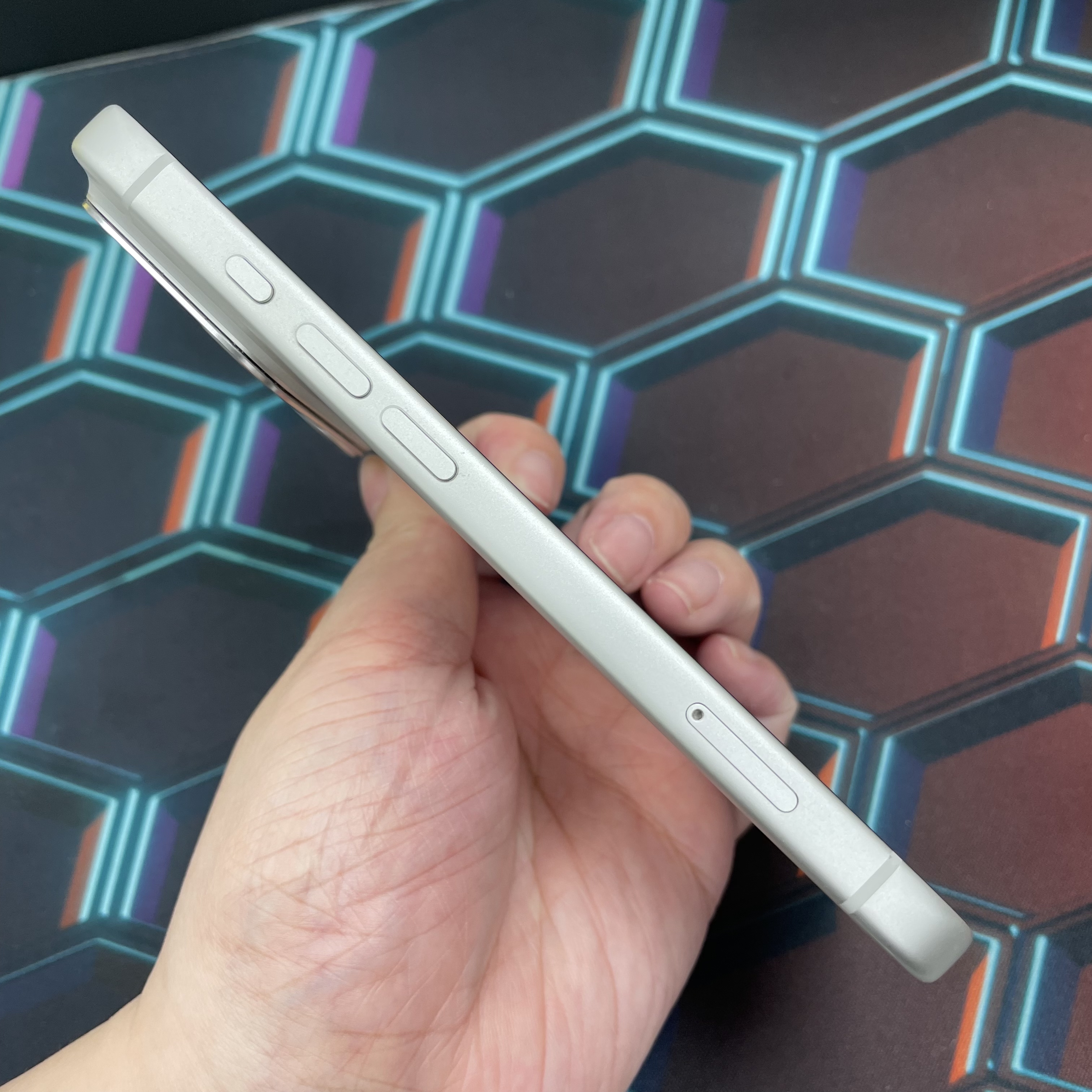 *6108 17 pro 完美機 256GB 電100 銀色 sliver