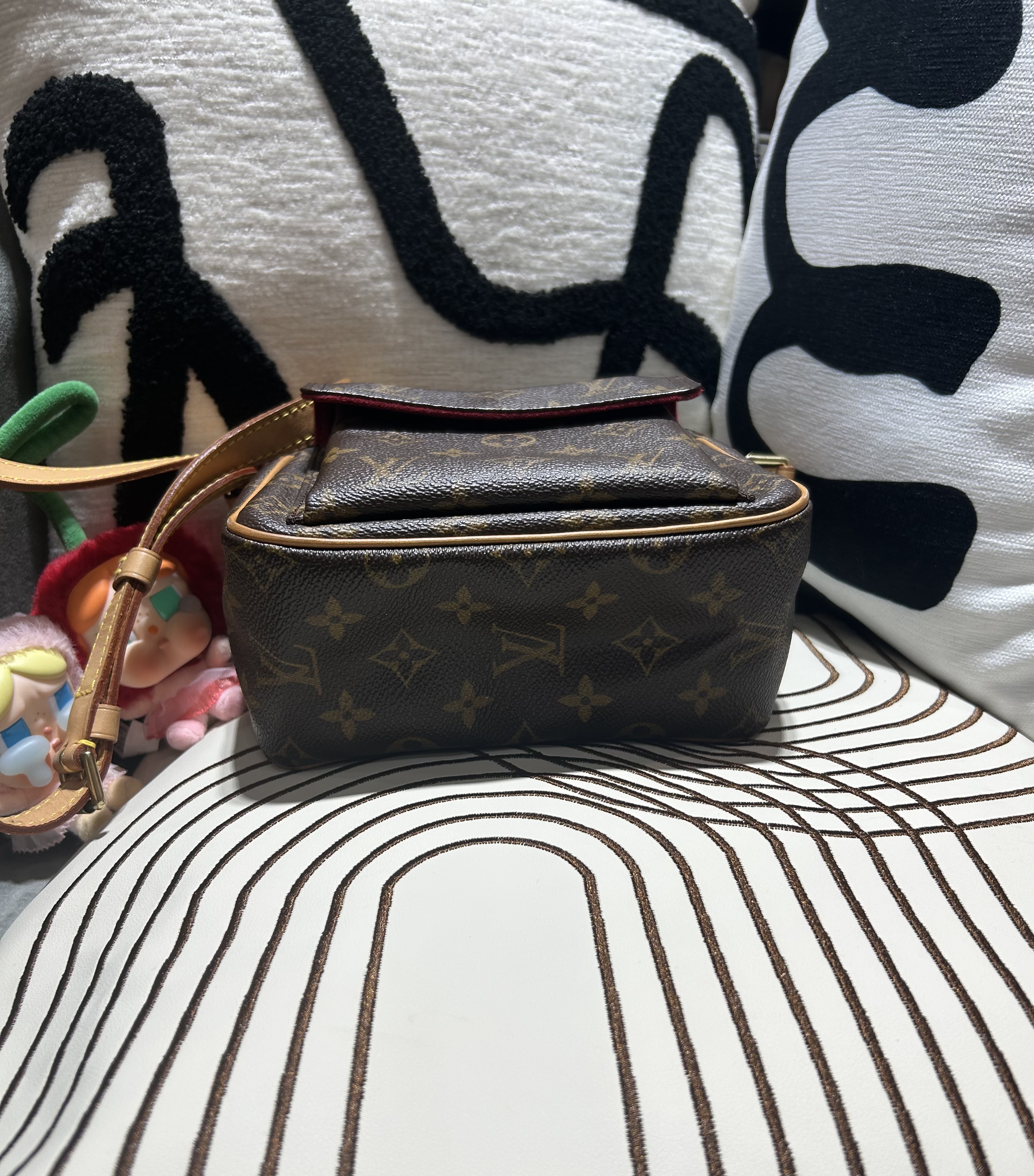 LV Cite PM Monogram 100%Authentic, 90%New ✅Dust bag