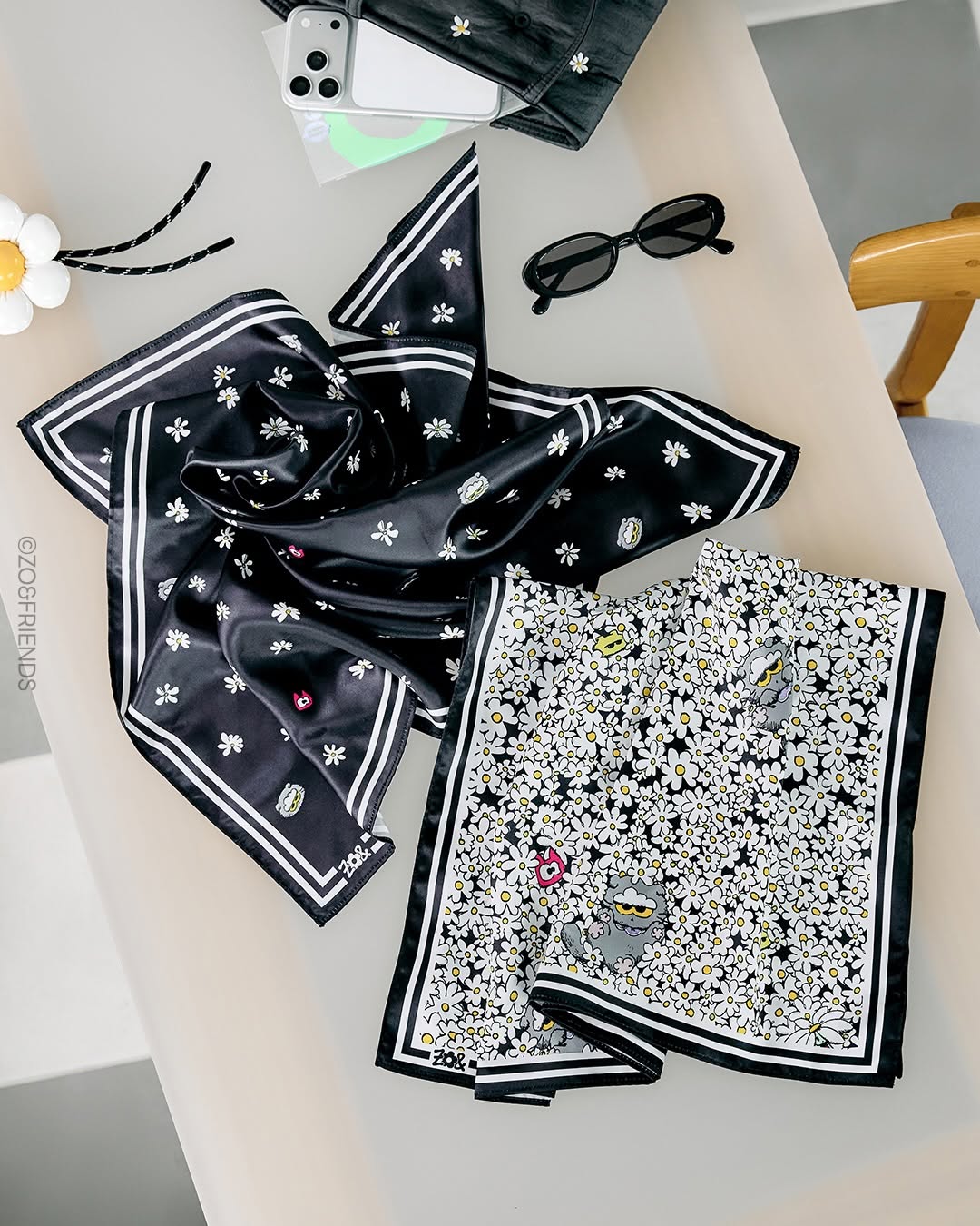 G-DRAGON - ZO & Friends Zoa signature & crown limited