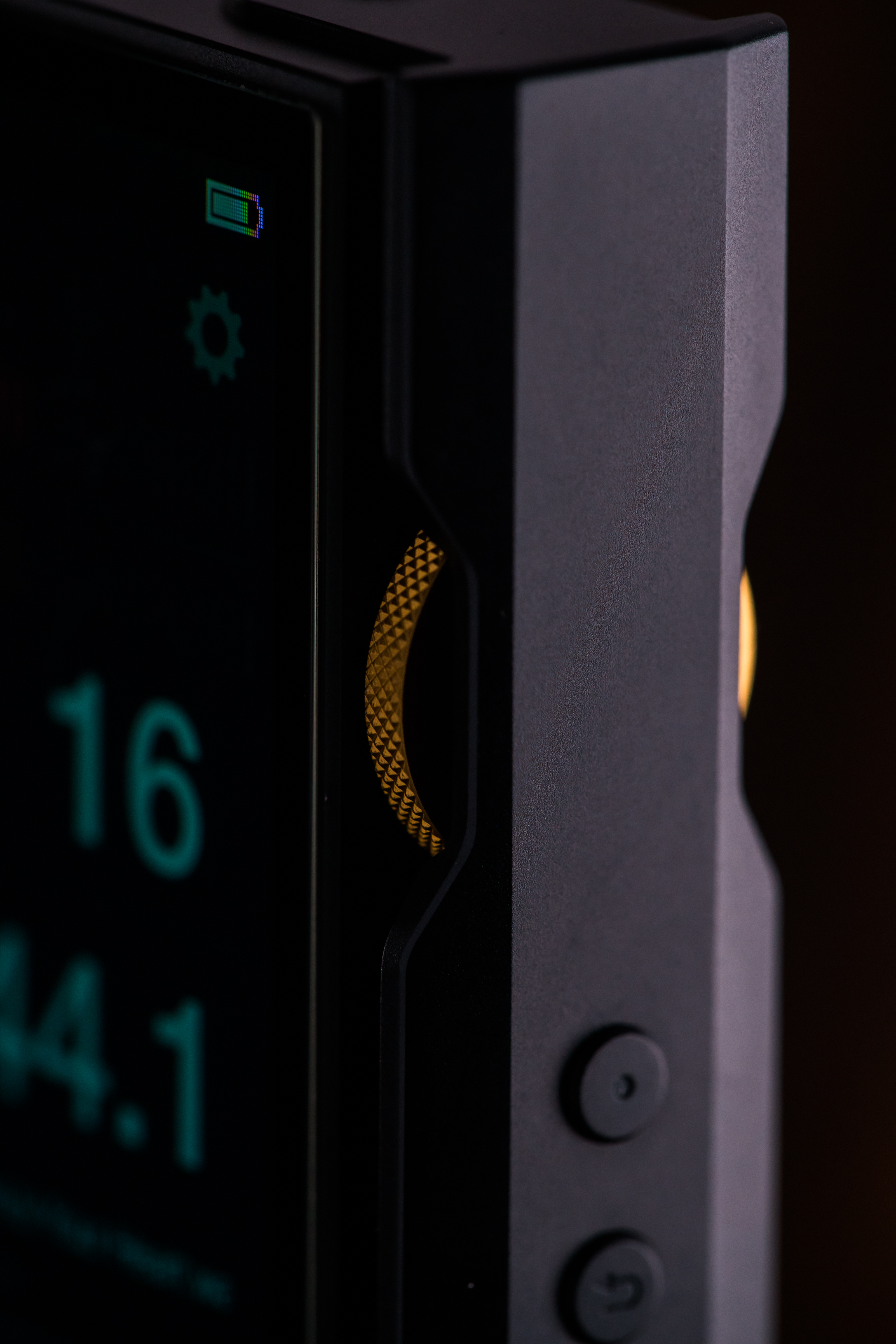 LUXURY & PRECISION P6 PRO 至高聽感分立R2R便攜播放機