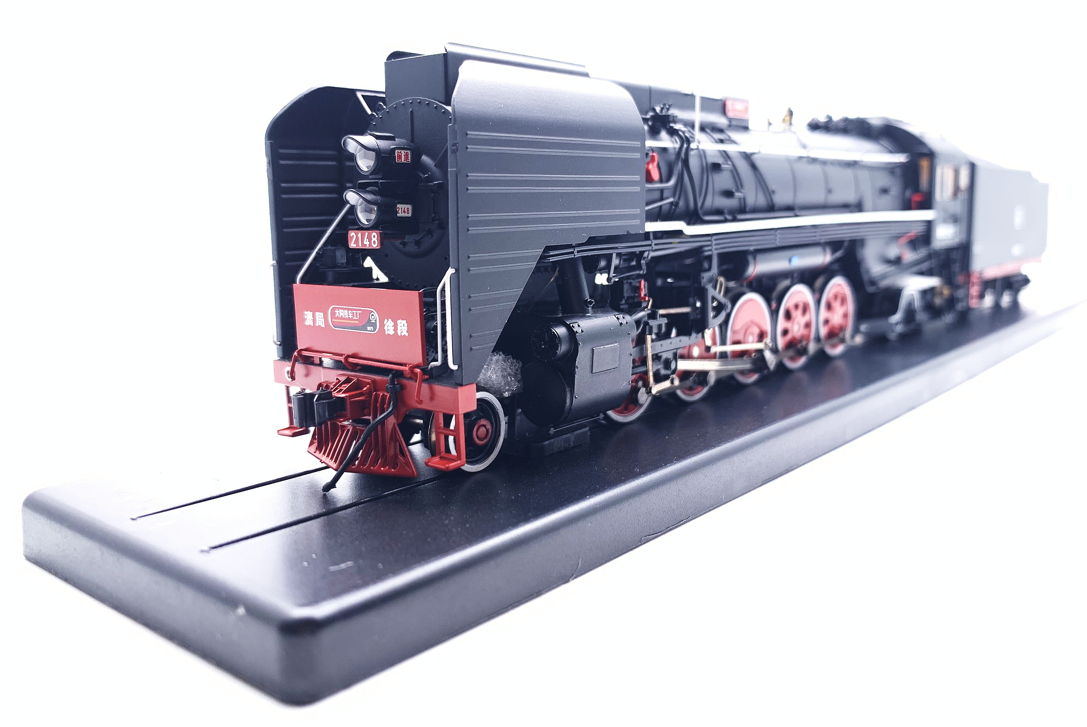  Chinese prototype dynamic smoking steam locomotive - QJ