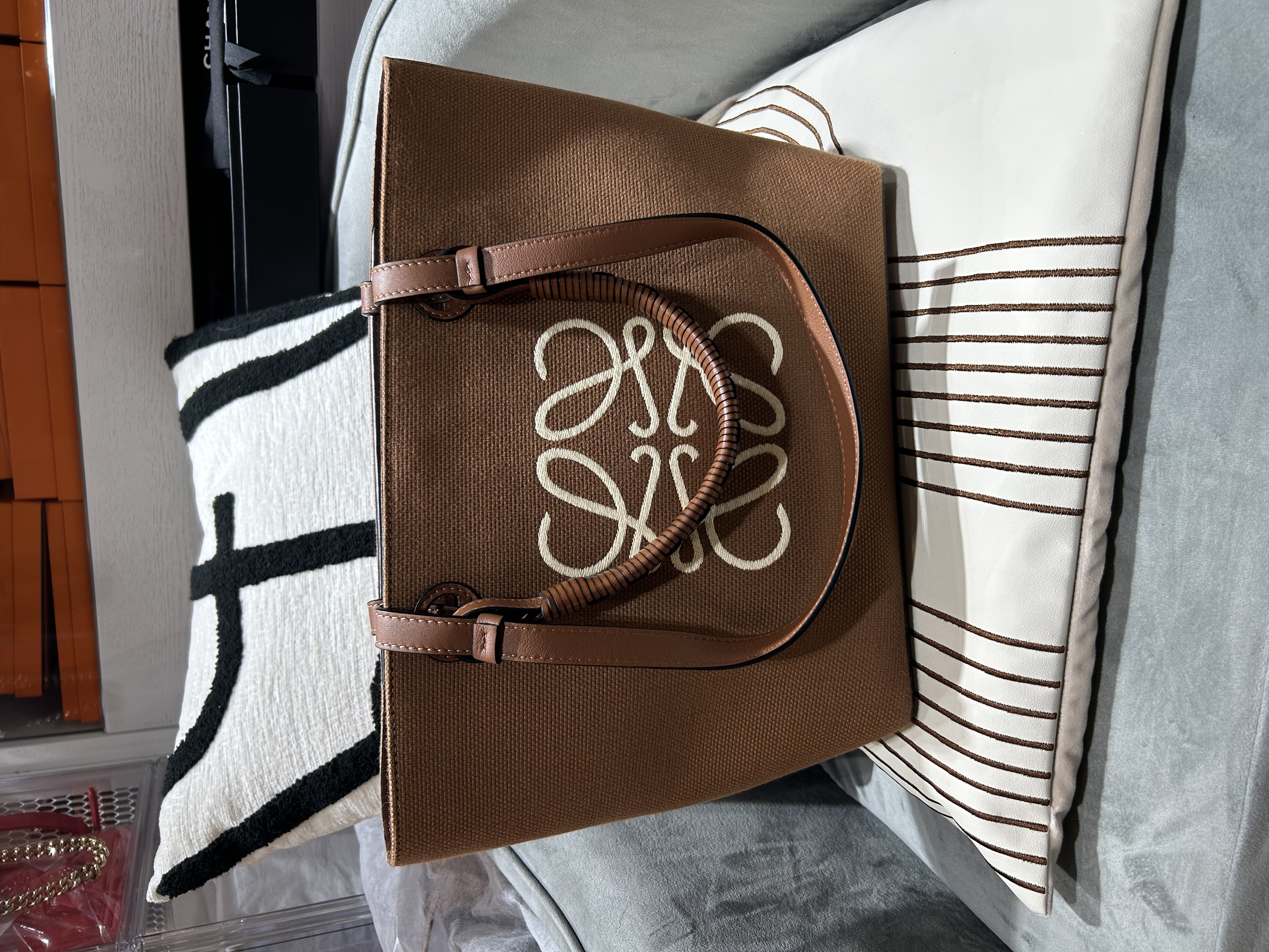 LOEWE Anagram 2 way bag tote shoulder bag Tan 100%Authentic, 98%anew ✅Dust bag