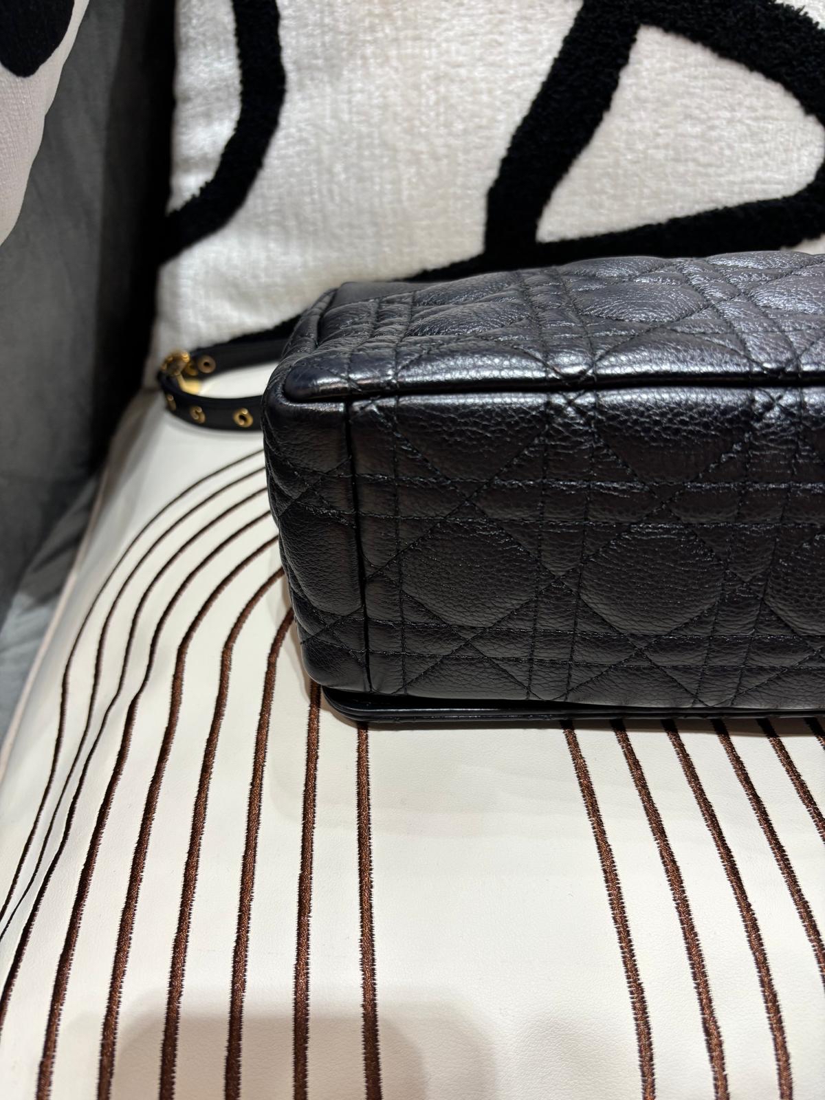 Dior Caro Medium Calfskin 黑金 100%Authentic, 95%New ✅Dust bag 